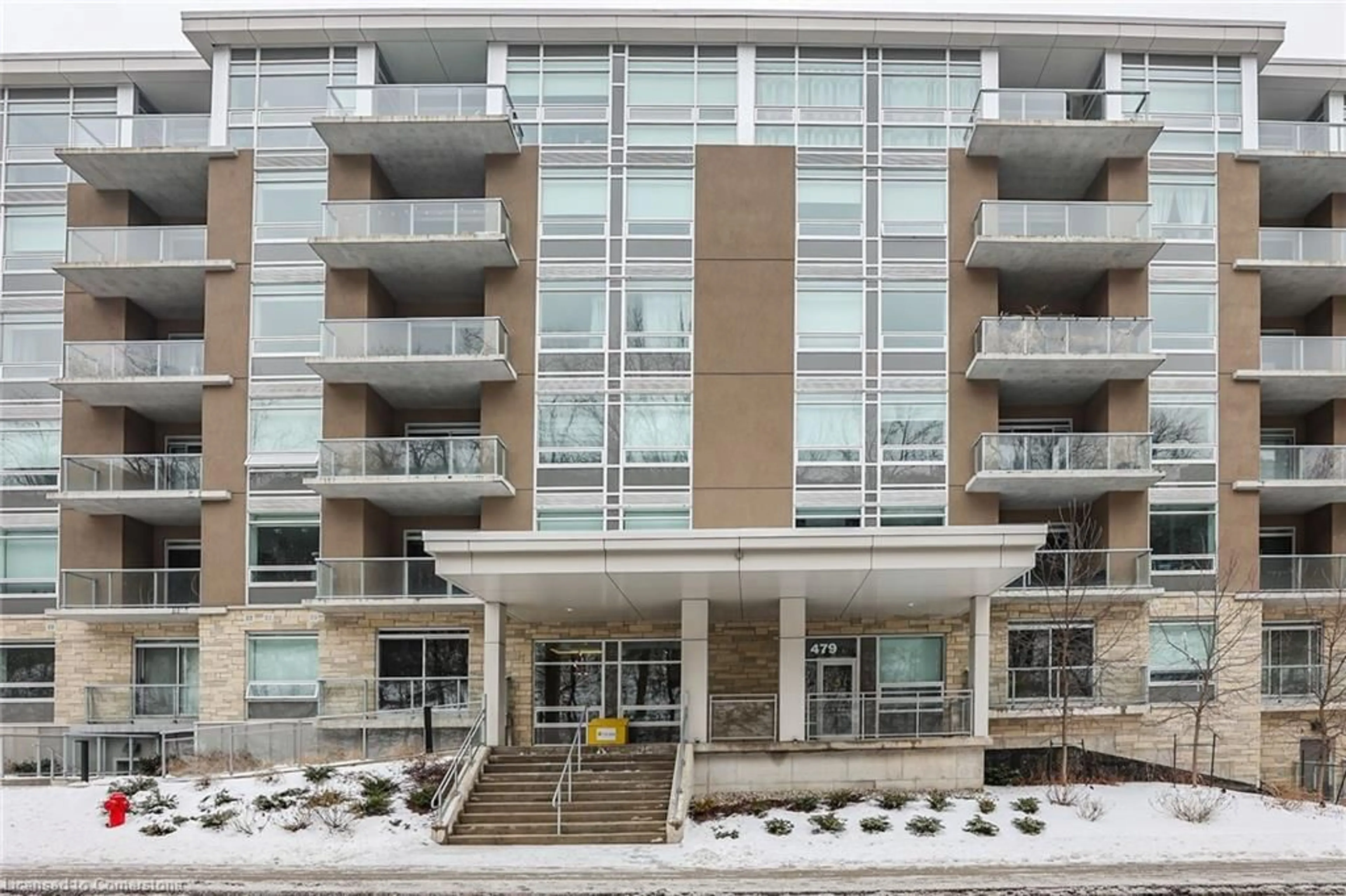 Indoor foyer for 479 Charlton Avenue East Ave #106, Hamilton Ontario L8N 0B4