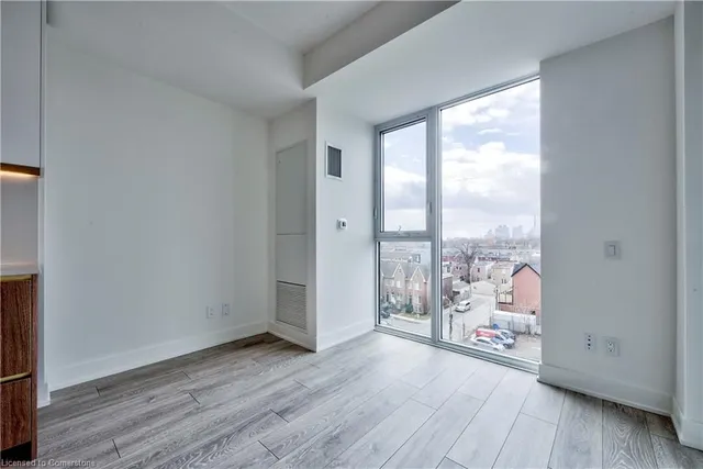 Additional property image - 1285 Queen St Unit 514