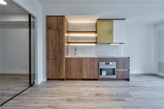 Additional property image - 1285 Queen St Unit 514