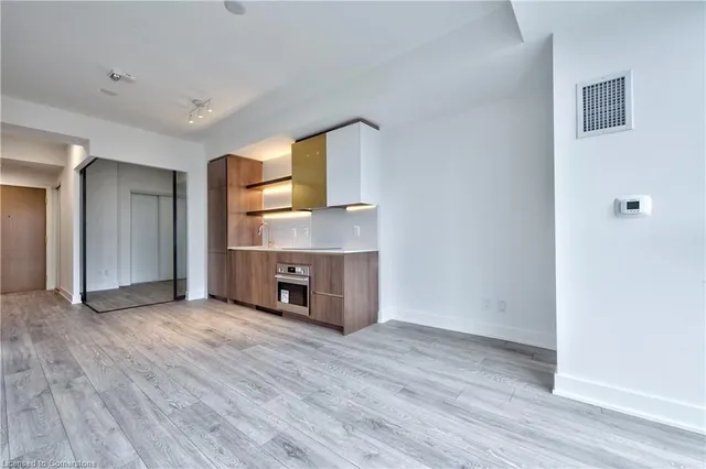 Additional property image - 1285 Queen St Unit 514