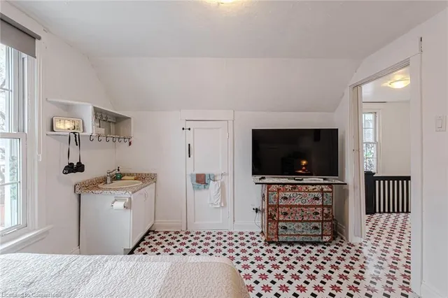 Additional property image - 62 East 23rd St