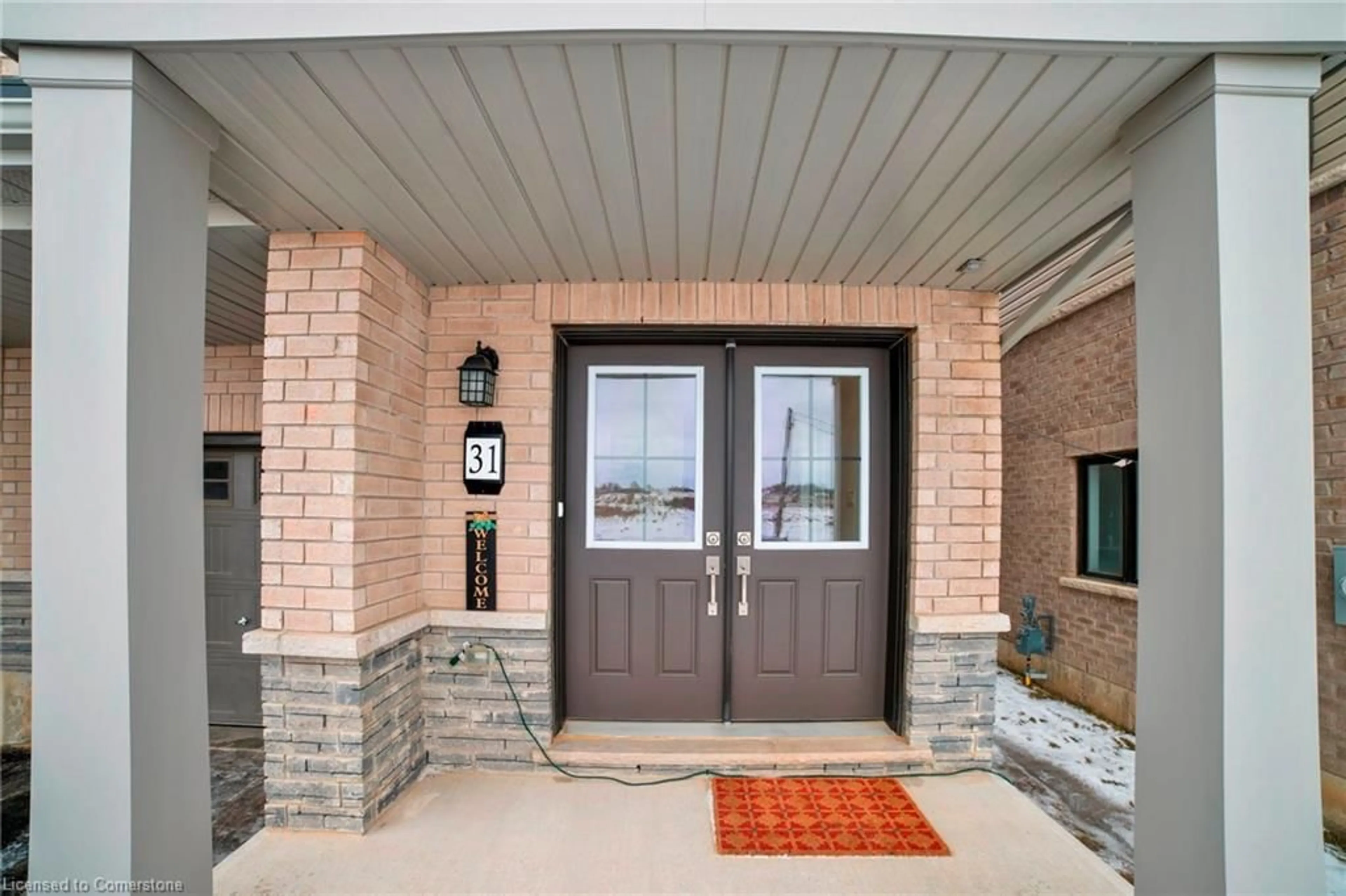 Indoor entryway for 31 Central Market Drive Dr, Caledonia Ontario N3W 1N8