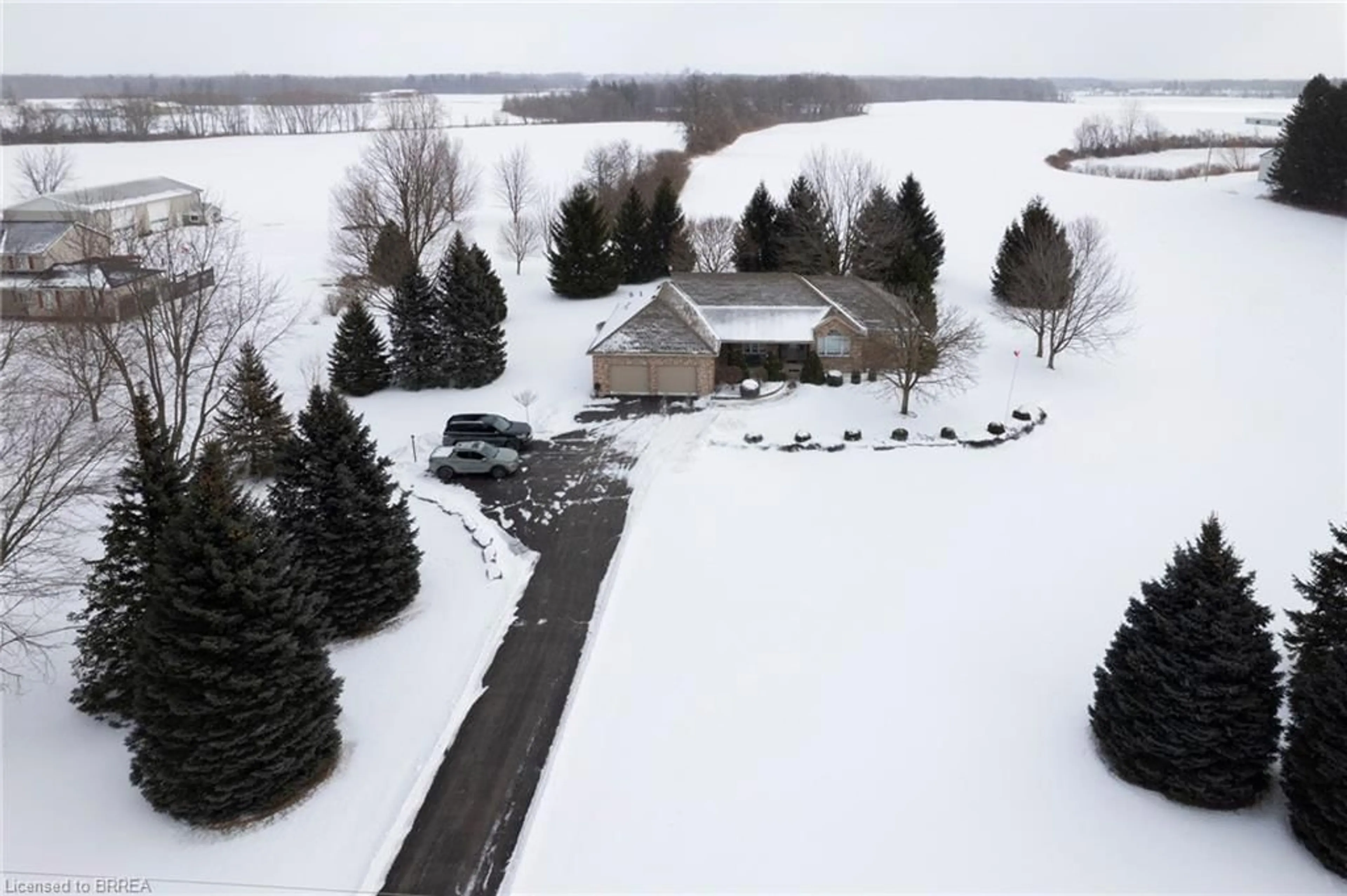 A pic from outside/outdoor area/front of a property/back of a property/a pic from drone, street for 560 West Quarter Townline Rd, Princeton Ontario N0J 1V0