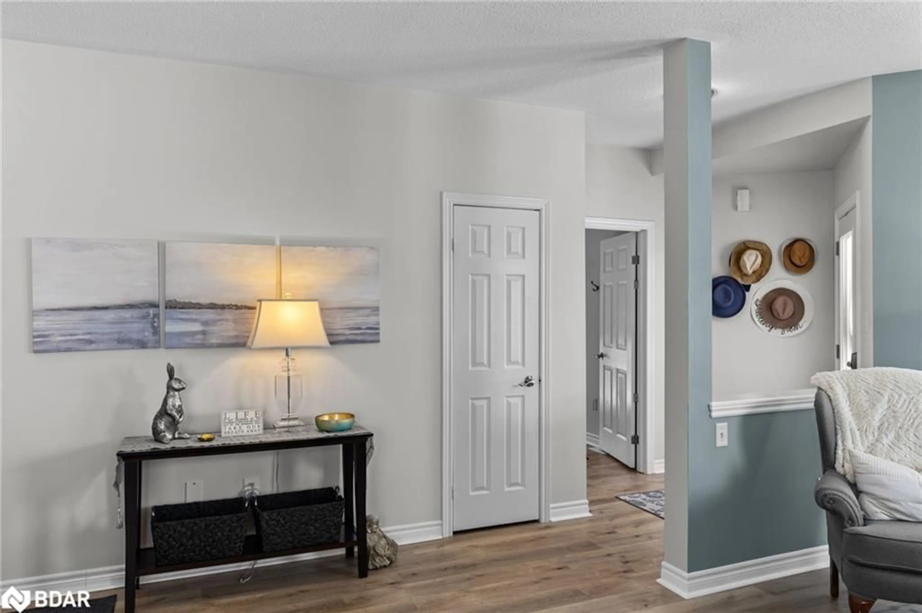 Indoor entryway for 66 Knupp Rd, Barrie Ontario L4N 0R7