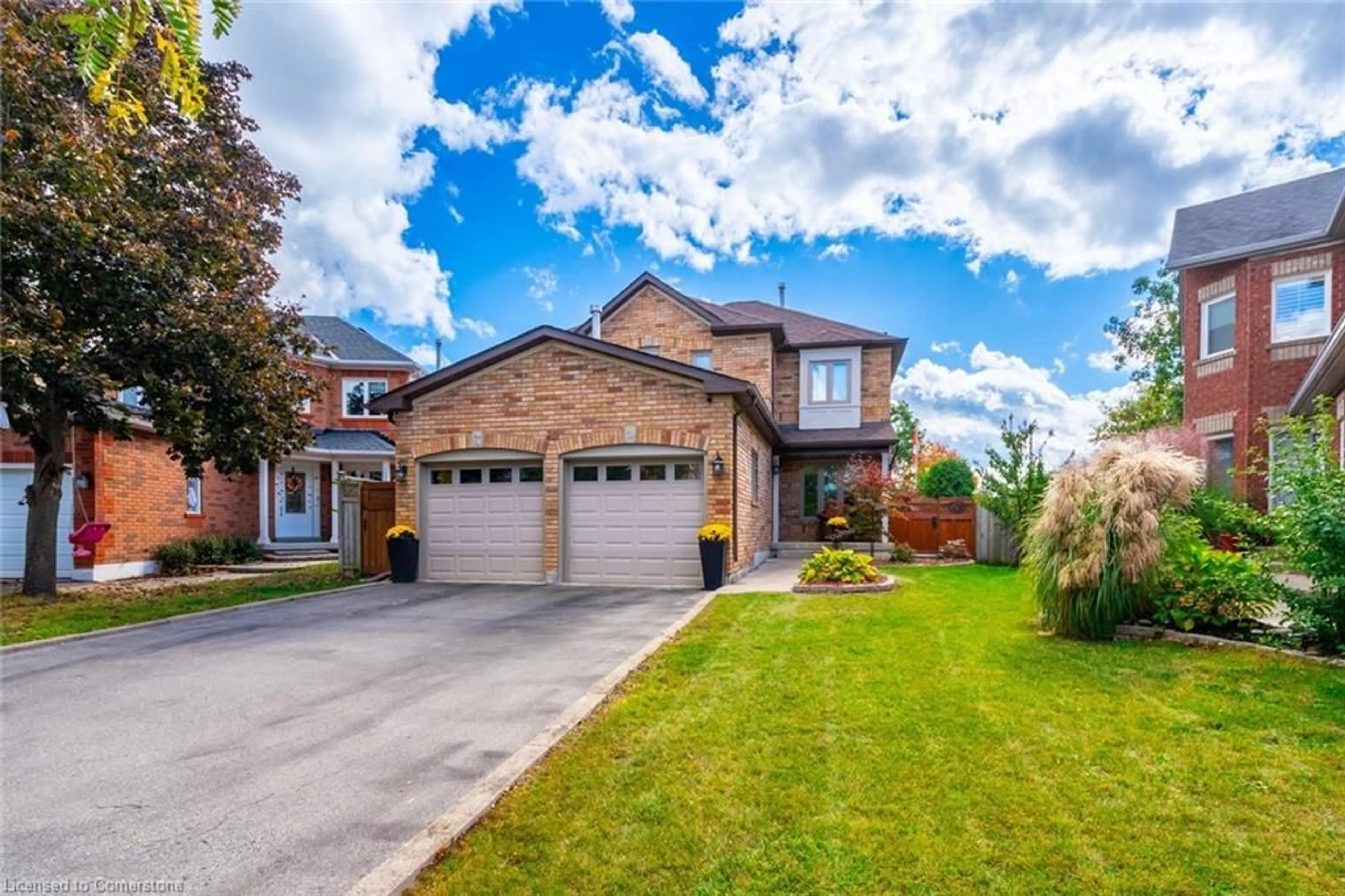 Home with brick exterior material, street for 75 Chatsworth Cres, Waterdown Ontario L8B 0N7