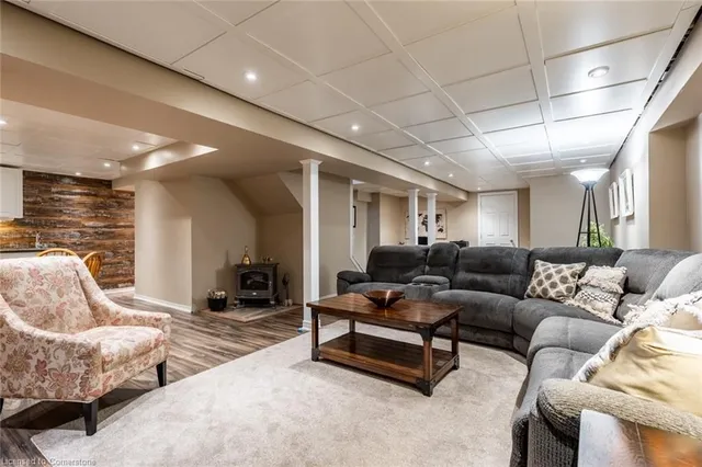 Additional property image - 75 Chatsworth Cres