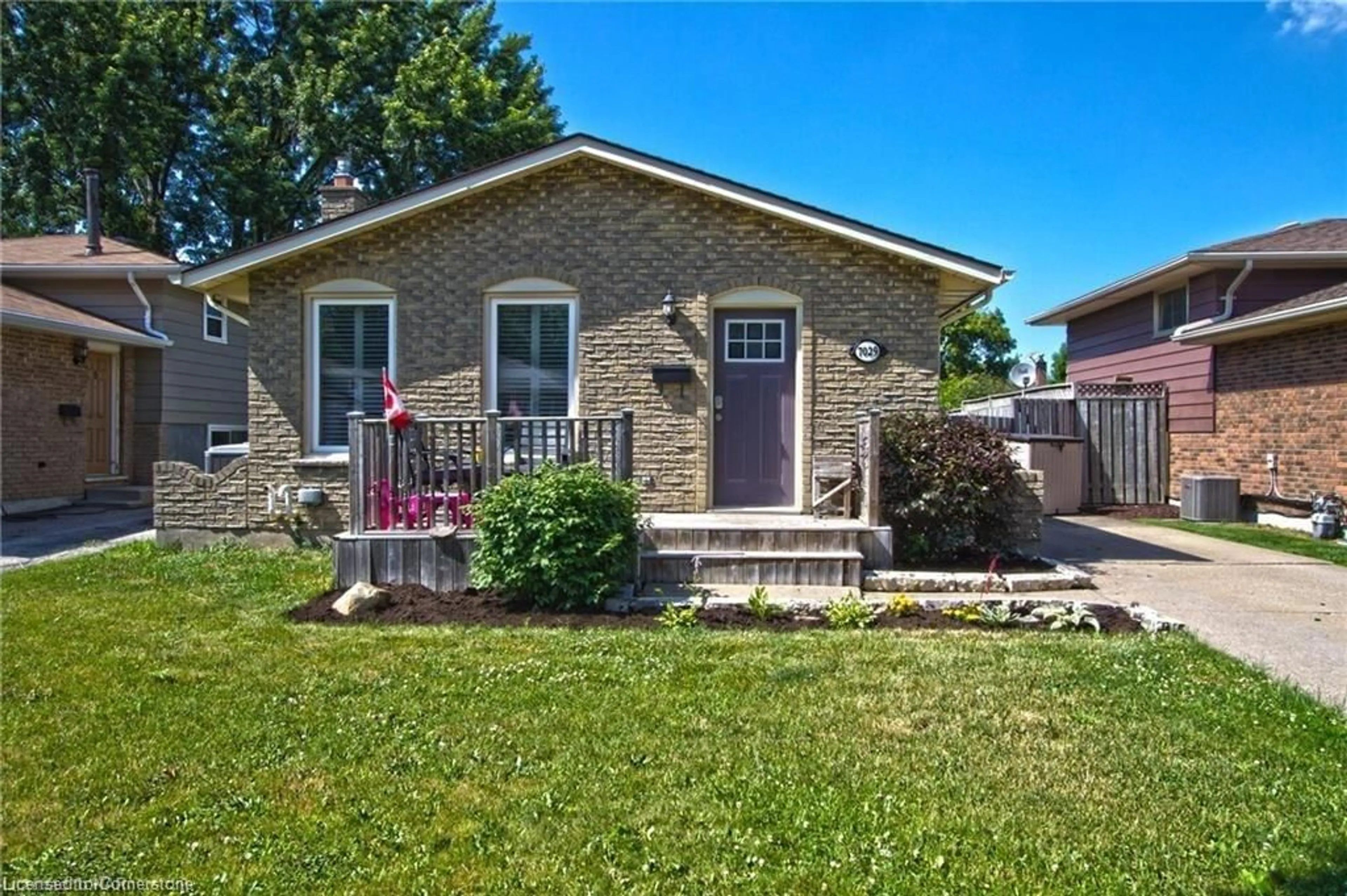 Home with brick exterior material, street for 7029 Jill Dr, Niagara Falls Ontario L2G 7C9