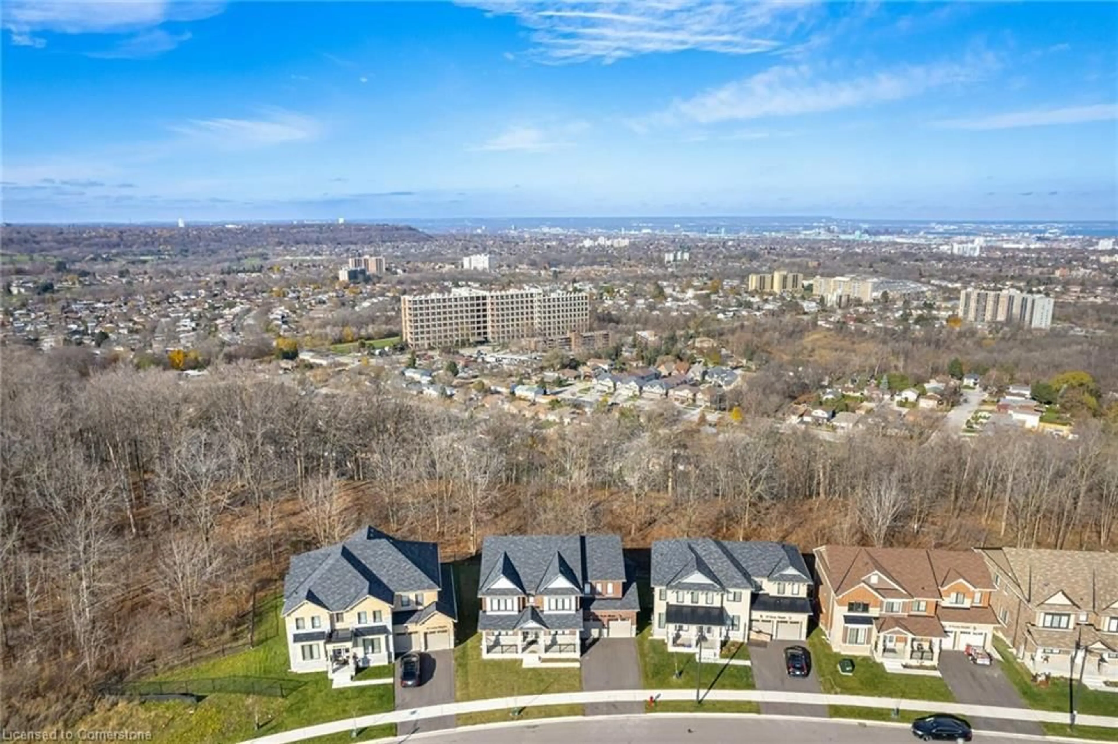 A pic from outside/outdoor area/front of a property/back of a property/a pic from drone, mountain view for 29 Cuesta Hts, Stoney Creek Ontario L8J 0M3