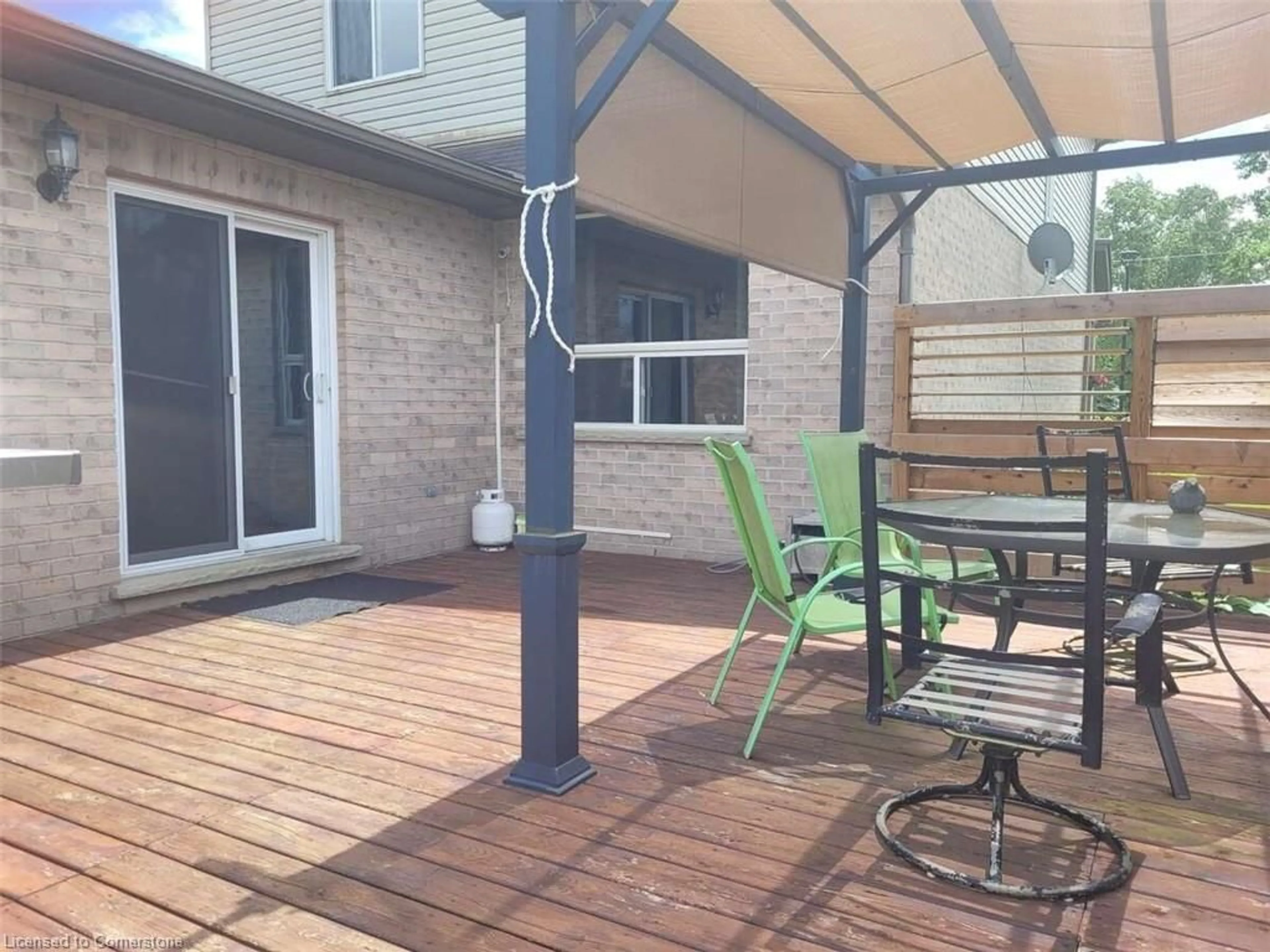 Patio, street for 186 Waterloo St, Exeter Ontario N0M 1S2