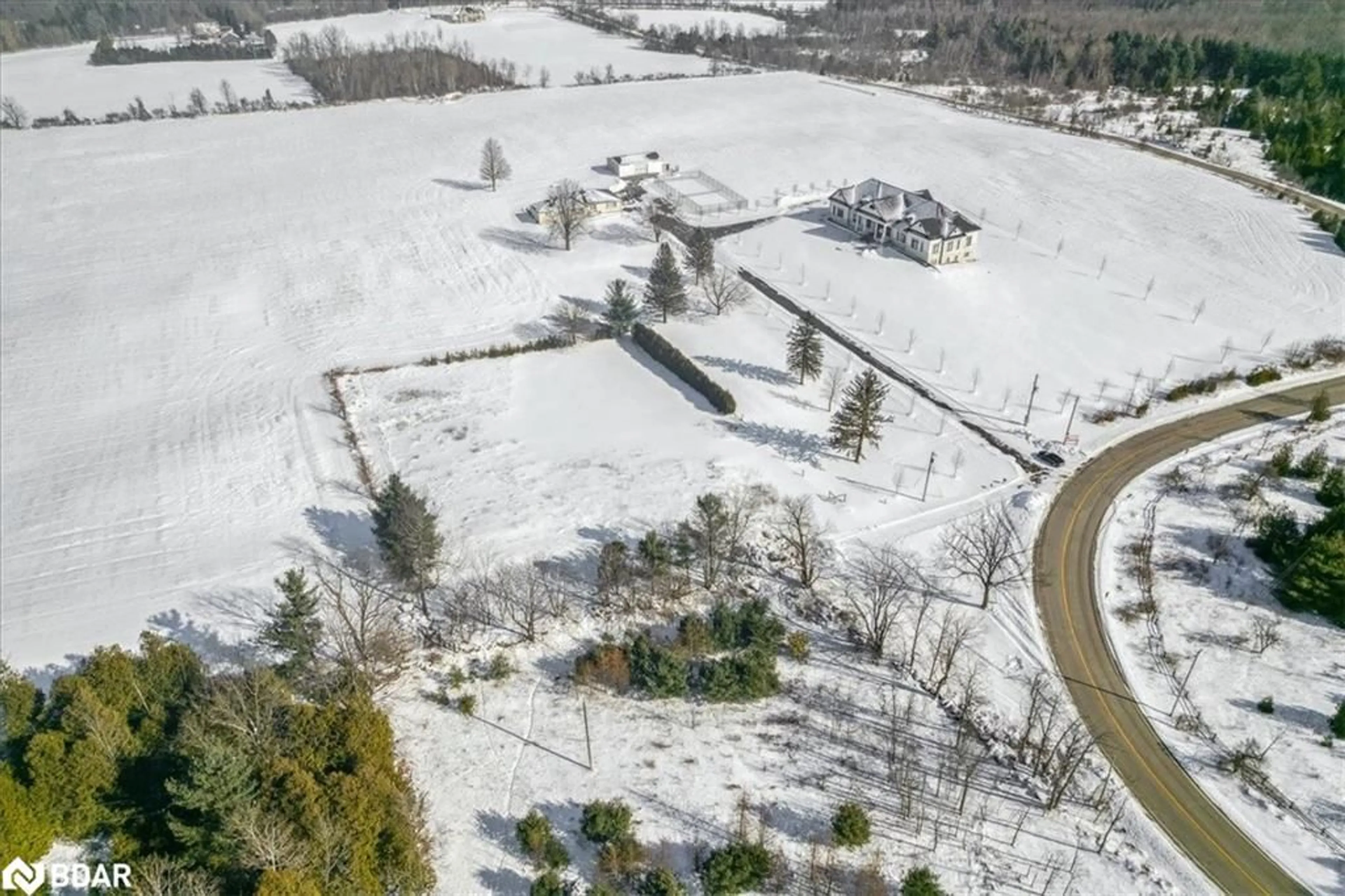 A pic from outside/outdoor area/front of a property/back of a property/a pic from drone, unknown for 5165 15 Side Rd, Milton Ontario L9E 0C8