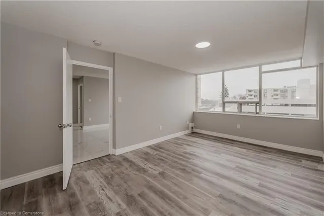 Additional property image - 3227 King St Unit 308