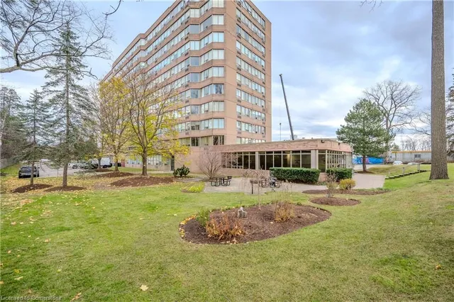 Additional property image - 3227 King St Unit 308
