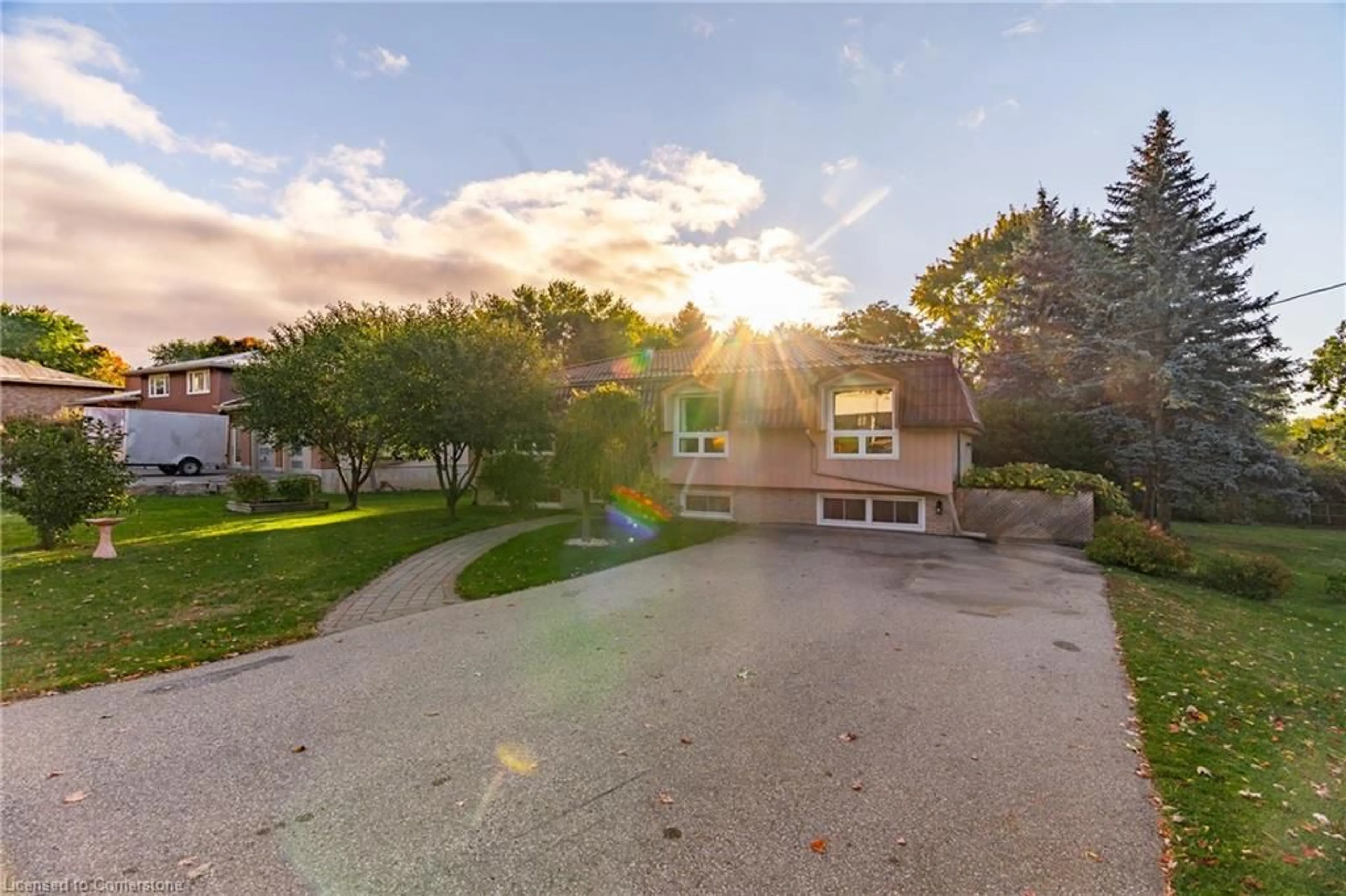 A pic from outside/outdoor area/front of a property/back of a property/a pic from drone, street for 2 Hamilton Dr, Guelph/Eramosa Ontario N1E 0N9