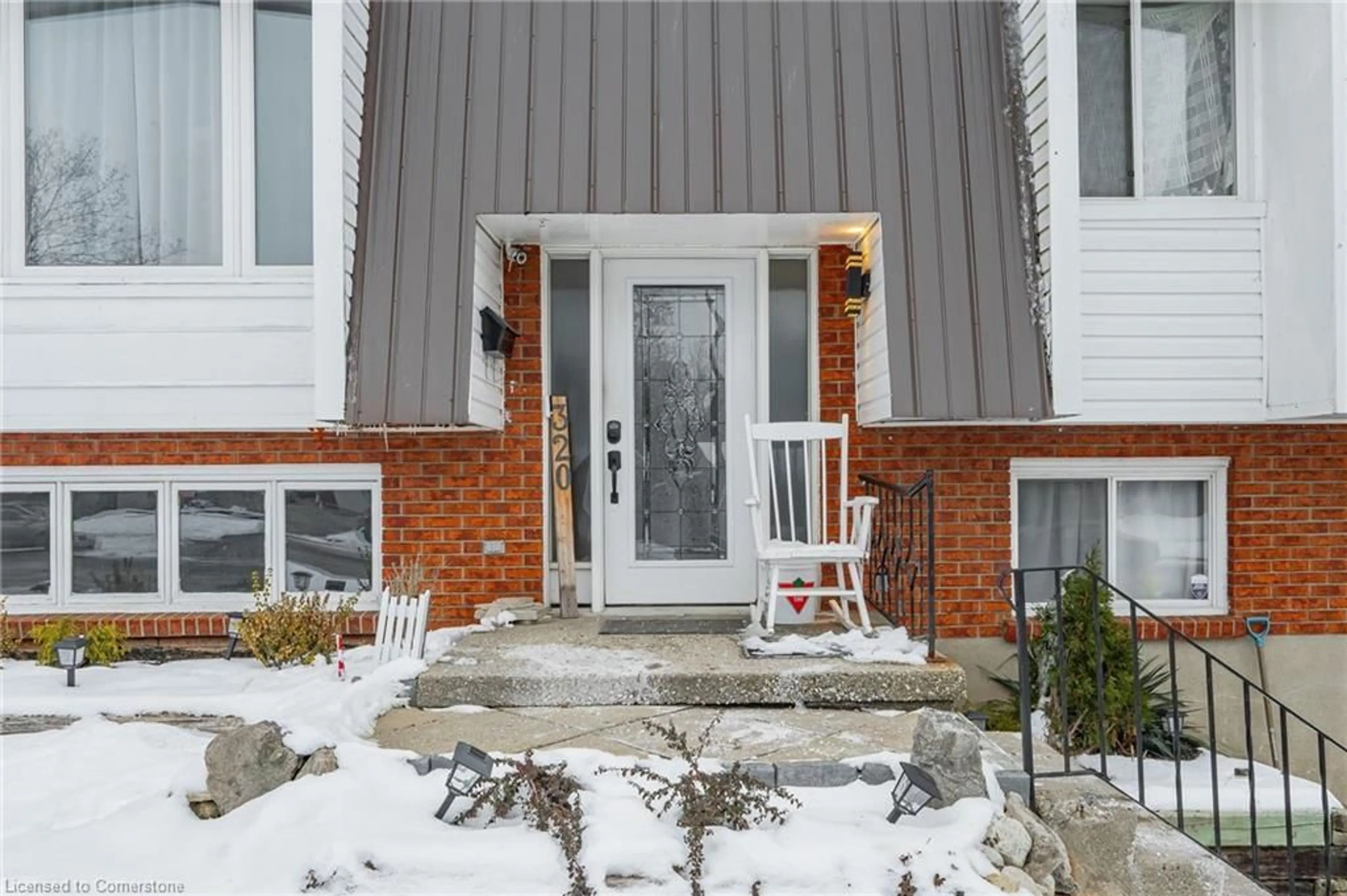 Indoor entryway for 320 Country Hill Dr, Kitchener Ontario N2E 2C2