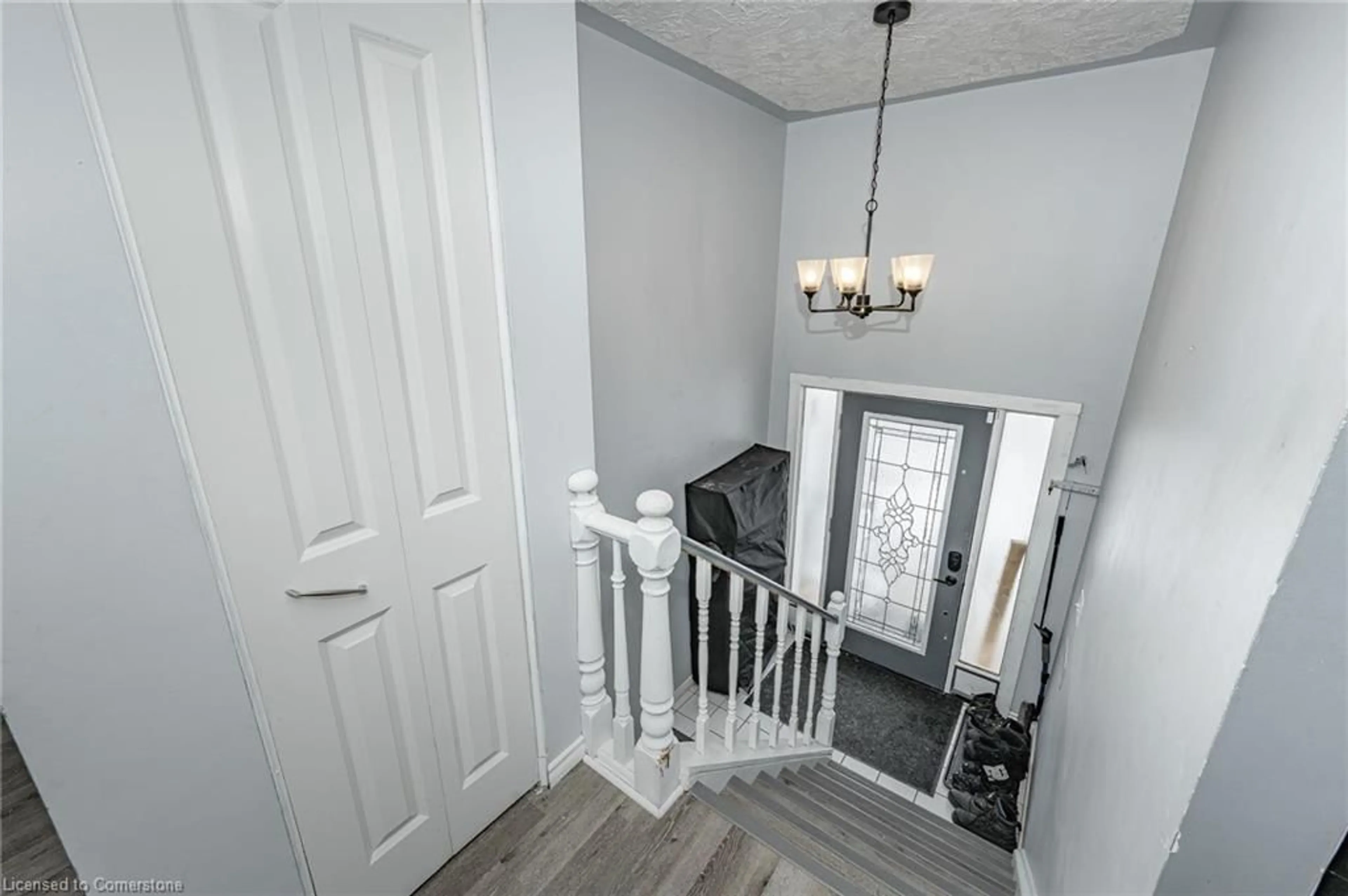 Indoor entryway for 320 Country Hill Dr, Kitchener Ontario N2E 2C2