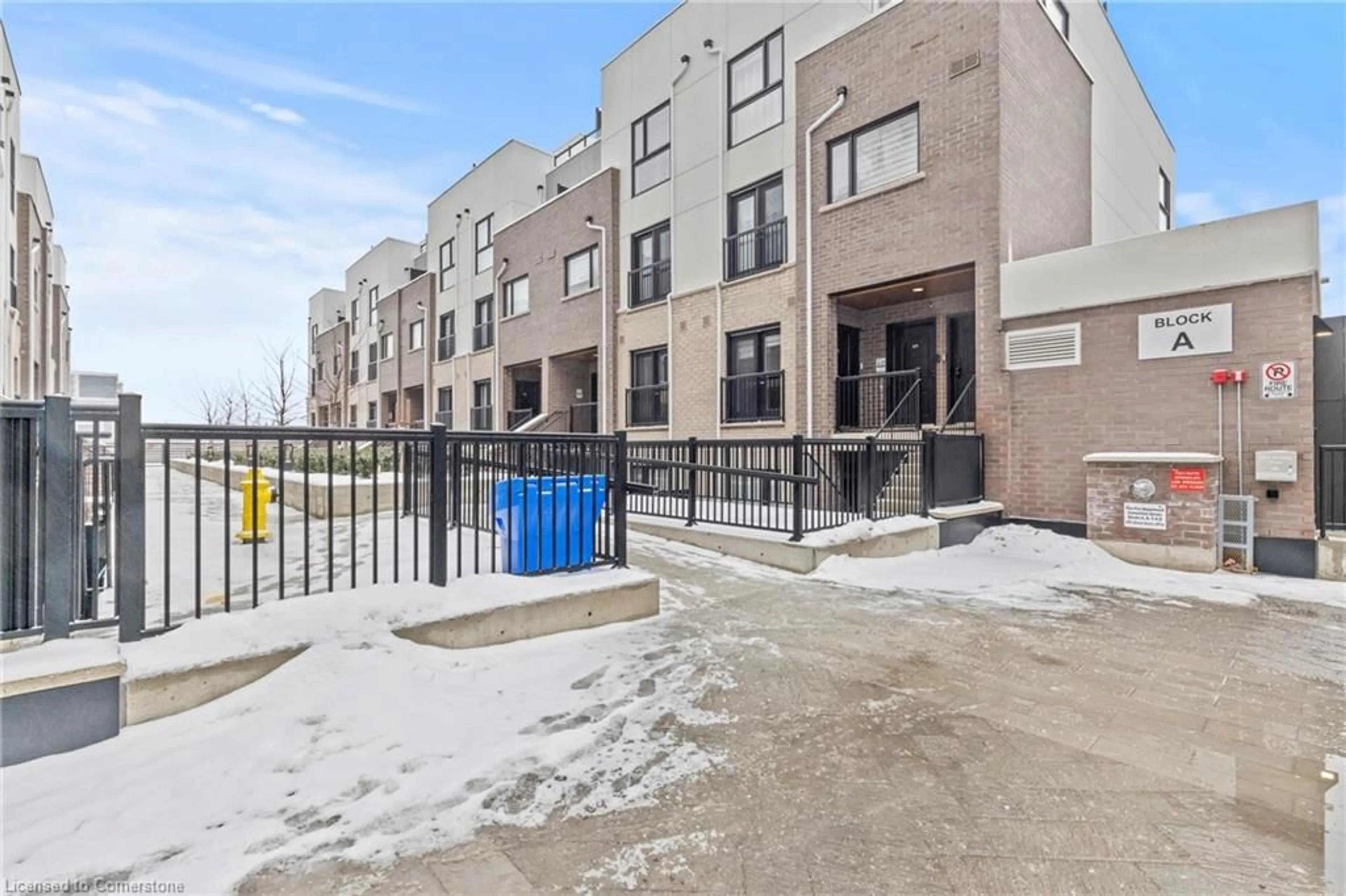 Patio, street for 349 Wheat Boom Dr #307, Oakville Ontario L6H 7X5