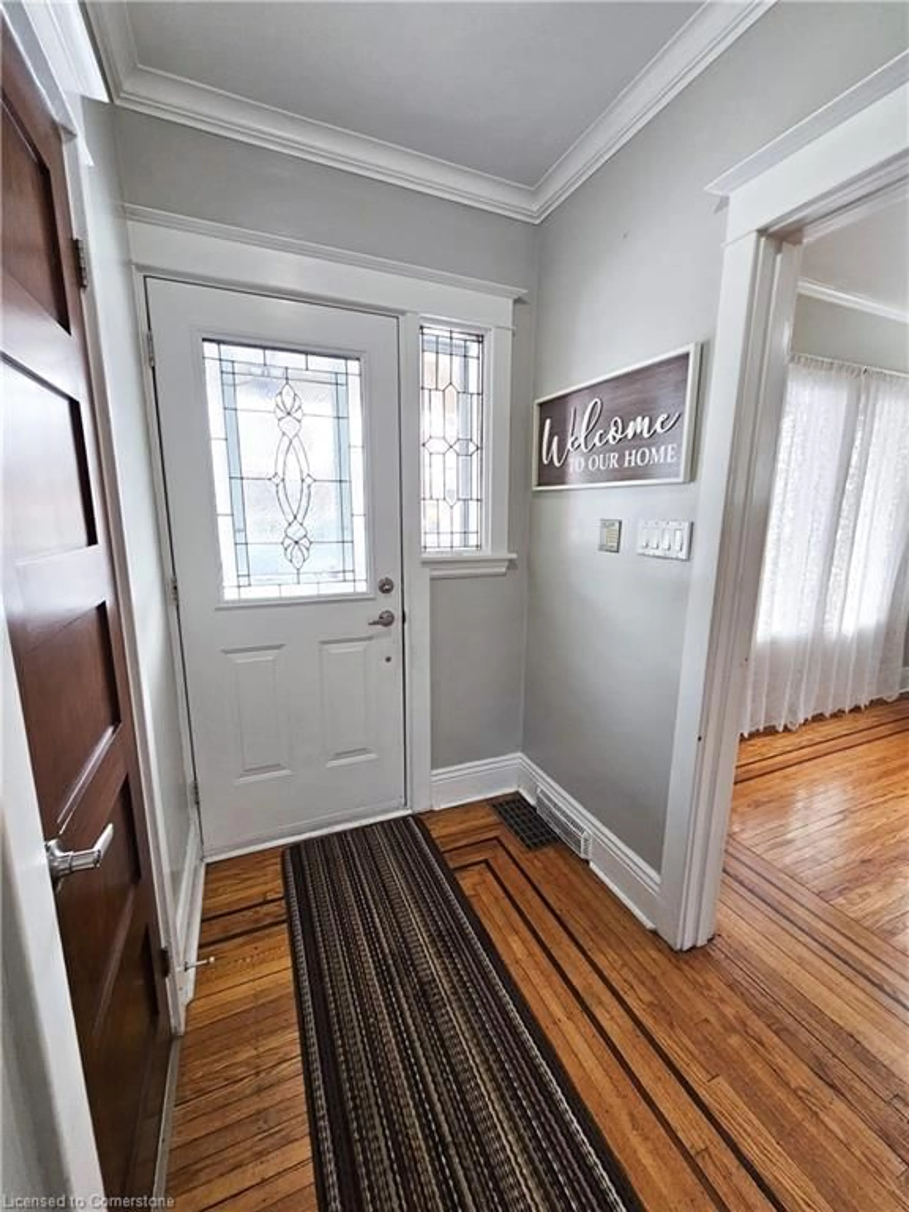 Indoor entryway for 34 Connaught Ave, Hamilton Ontario L8M 3C2