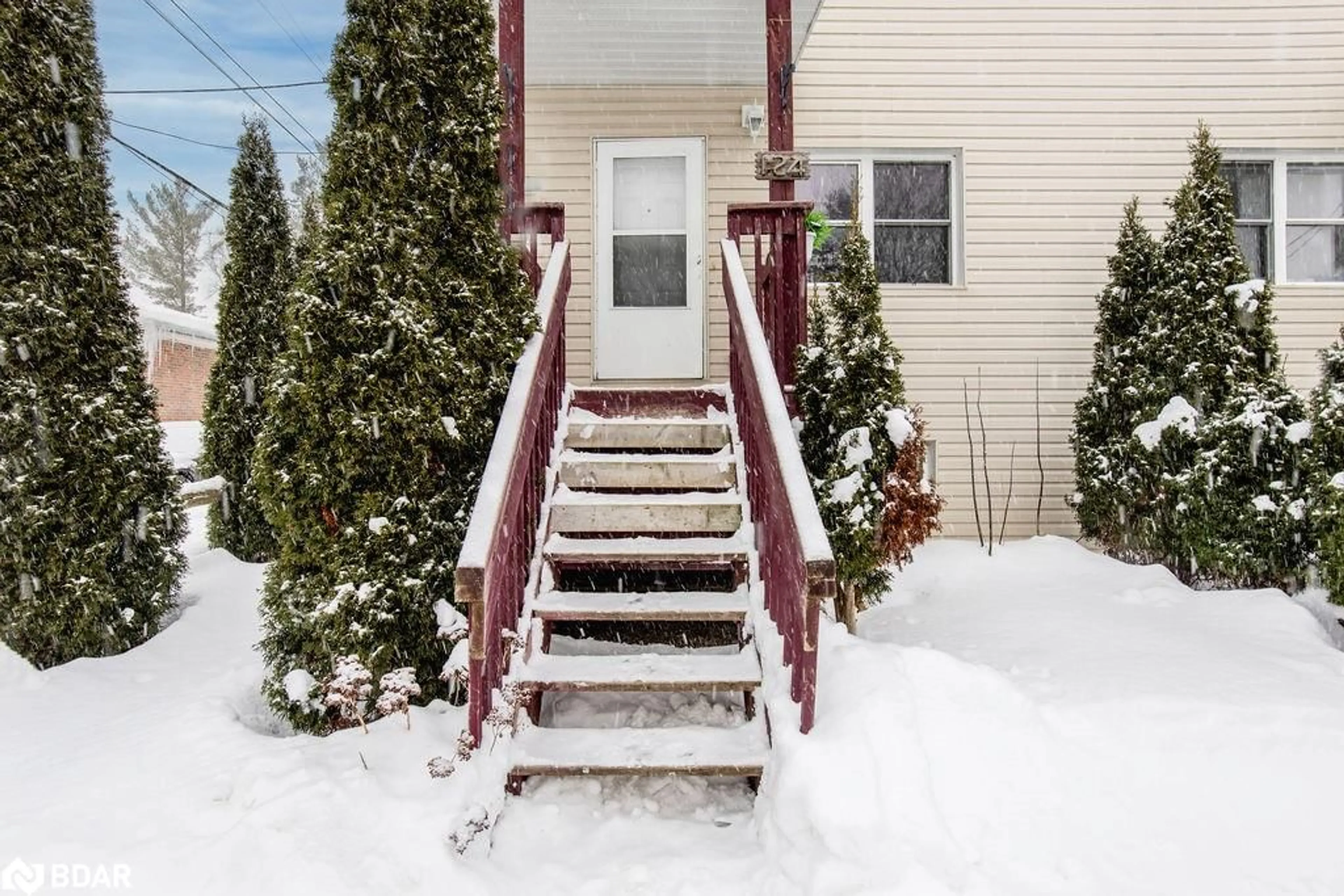 Stairs for 124 Malcolm St, Angus Ontario L0M 1B0