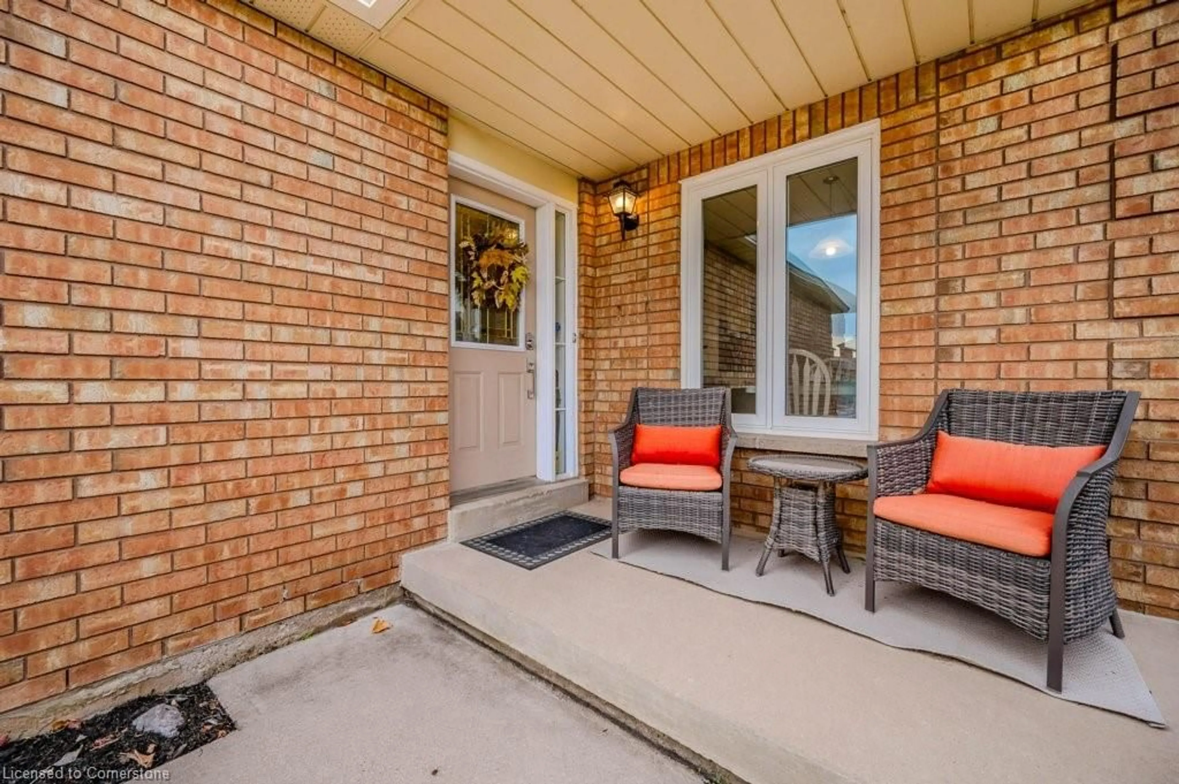 Patio, street for 633 Amelia Cres, Burlington Ontario L7L 6E6