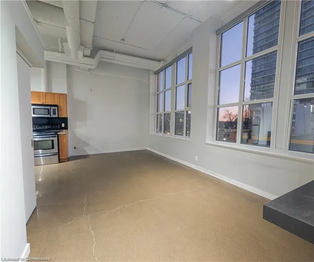 Additional property image - 404 King St Unit 316