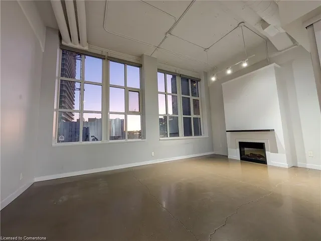Additional property image - 404 King St Unit 316