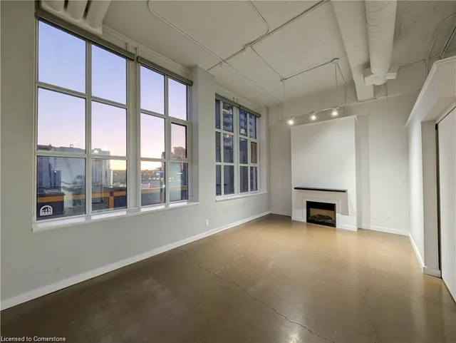 Additional property image - 404 King St Unit 316
