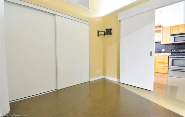 Additional property image - 404 King St Unit 316