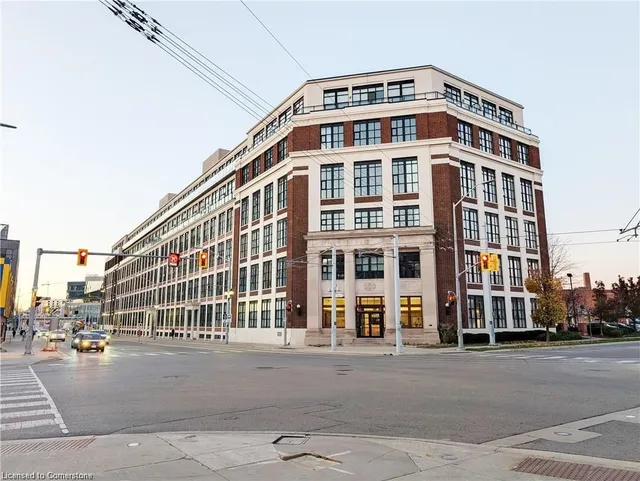 Additional property image - 404 King St Unit 316