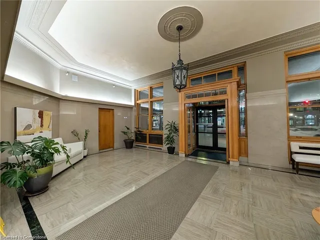 Additional property image - 404 King St Unit 316