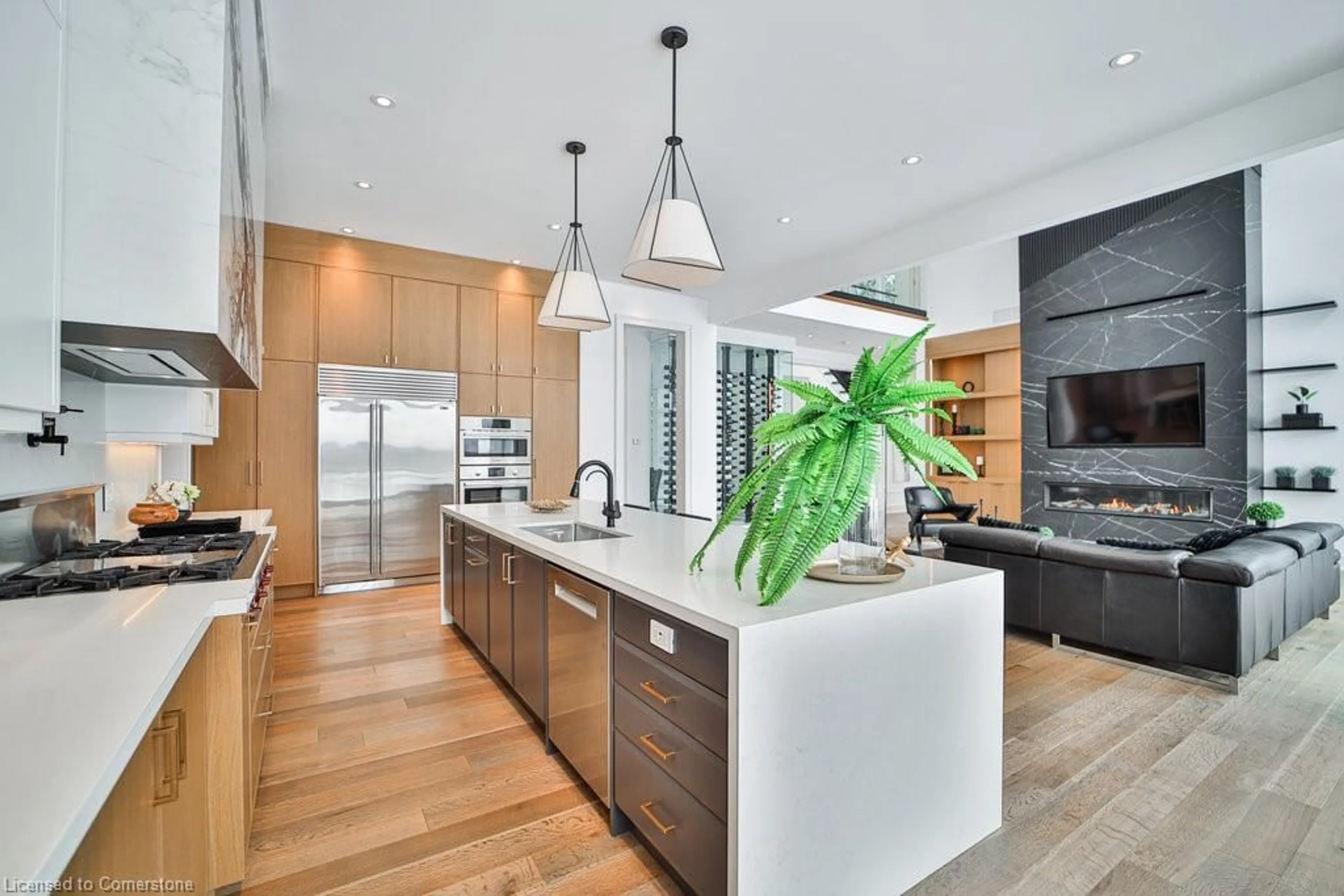 Contemporary kitchen, unknown for 2284 Side 1 Rd, Burlington Ontario L7P 0S7