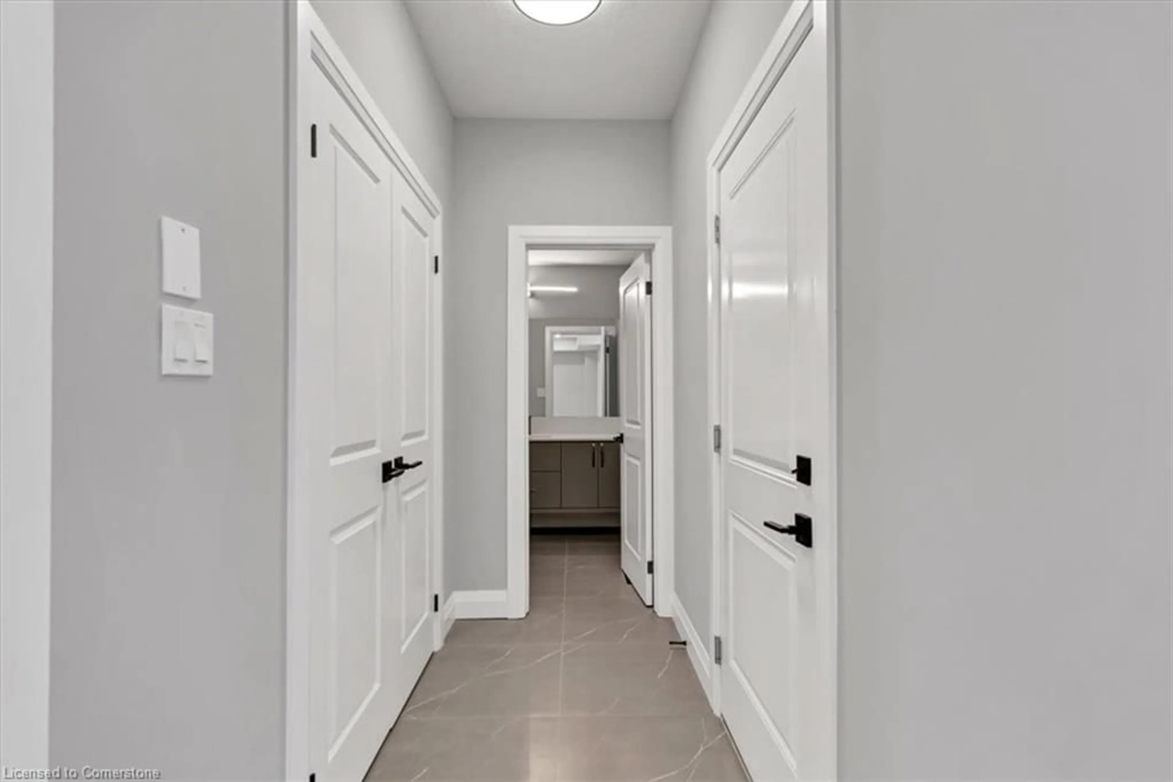 Indoor entryway for 382 B Southcote Rd, Ancaster Ontario L9G 2W3