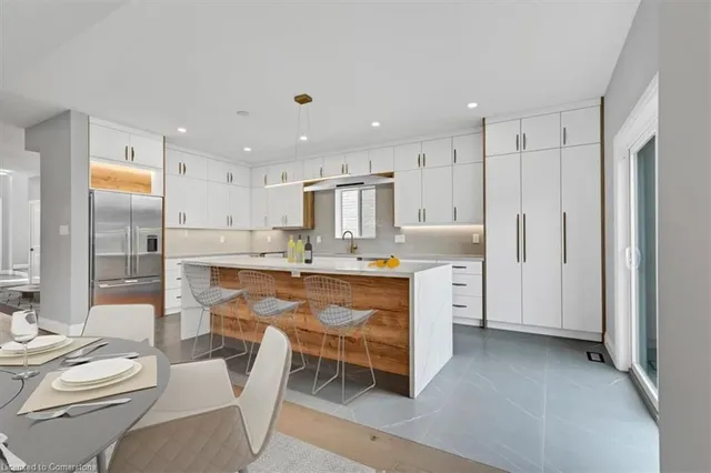 Additional property image - 382 B Southcote Rd