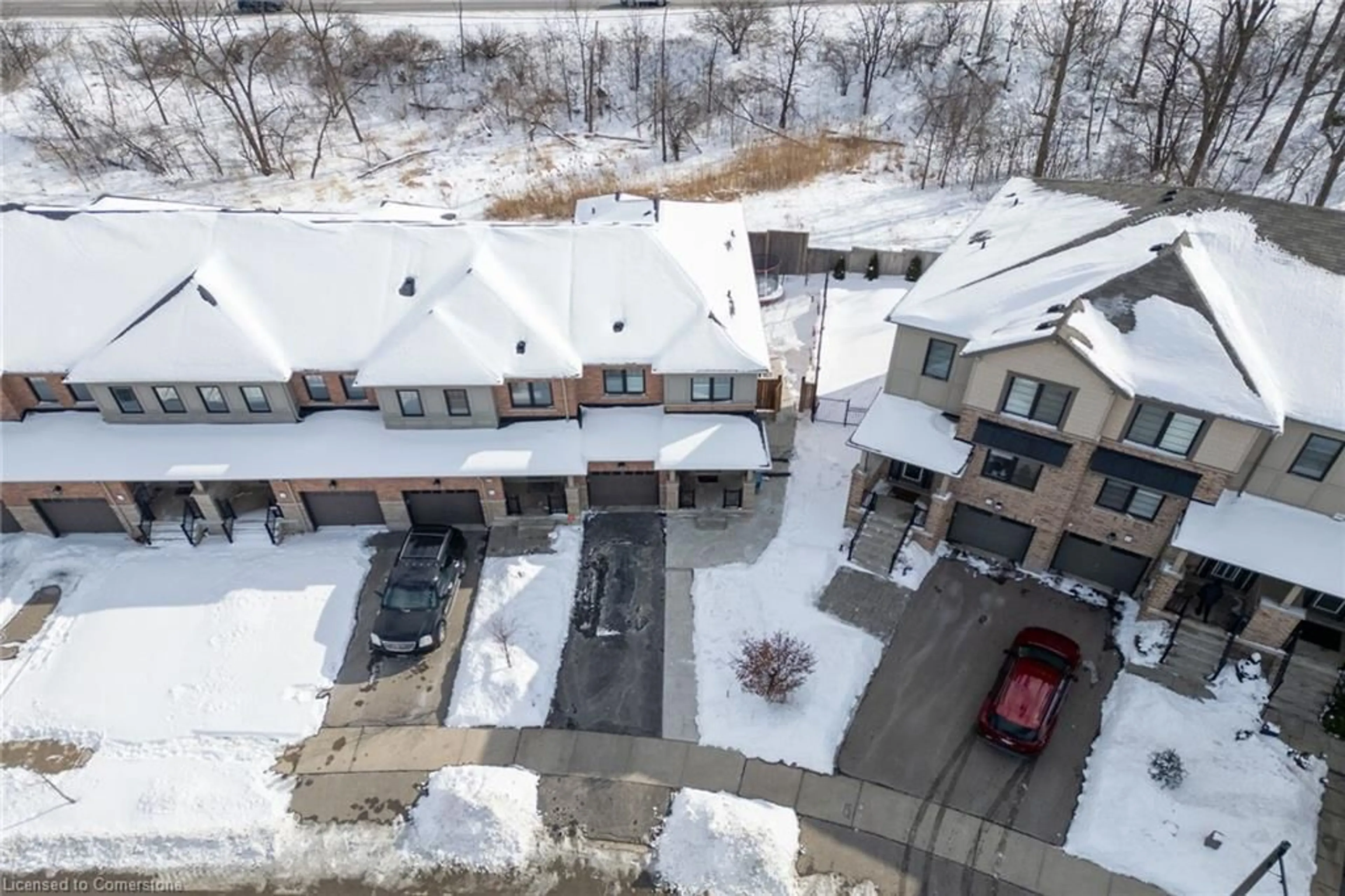 A pic from outside/outdoor area/front of a property/back of a property/a pic from drone, street for 142 Crafter Crescent, Stoney Creek Ontario L8J 0H8