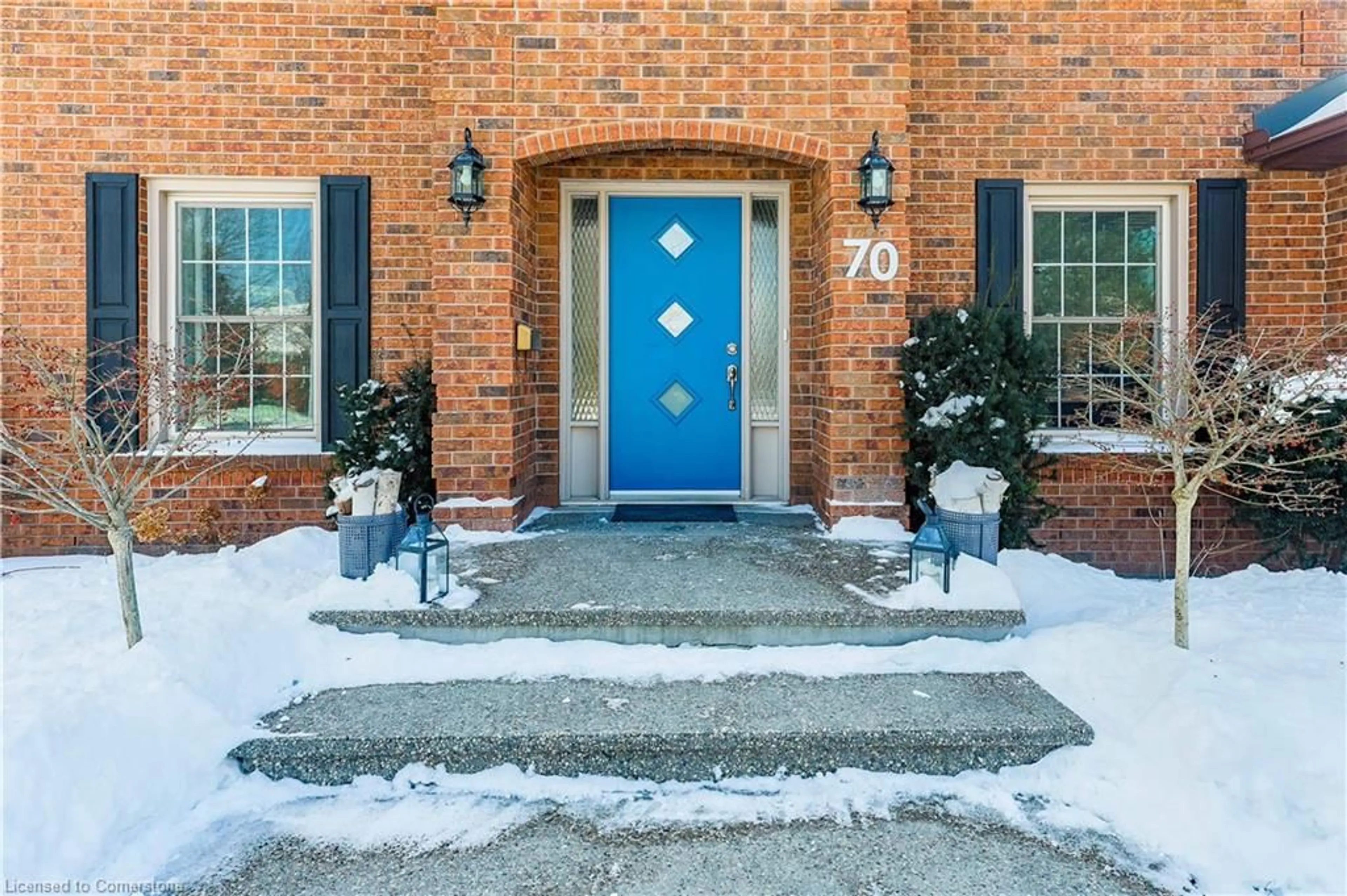 Indoor entryway for 70 Terrence Park Dr, Ancaster Ontario L9G 1C2