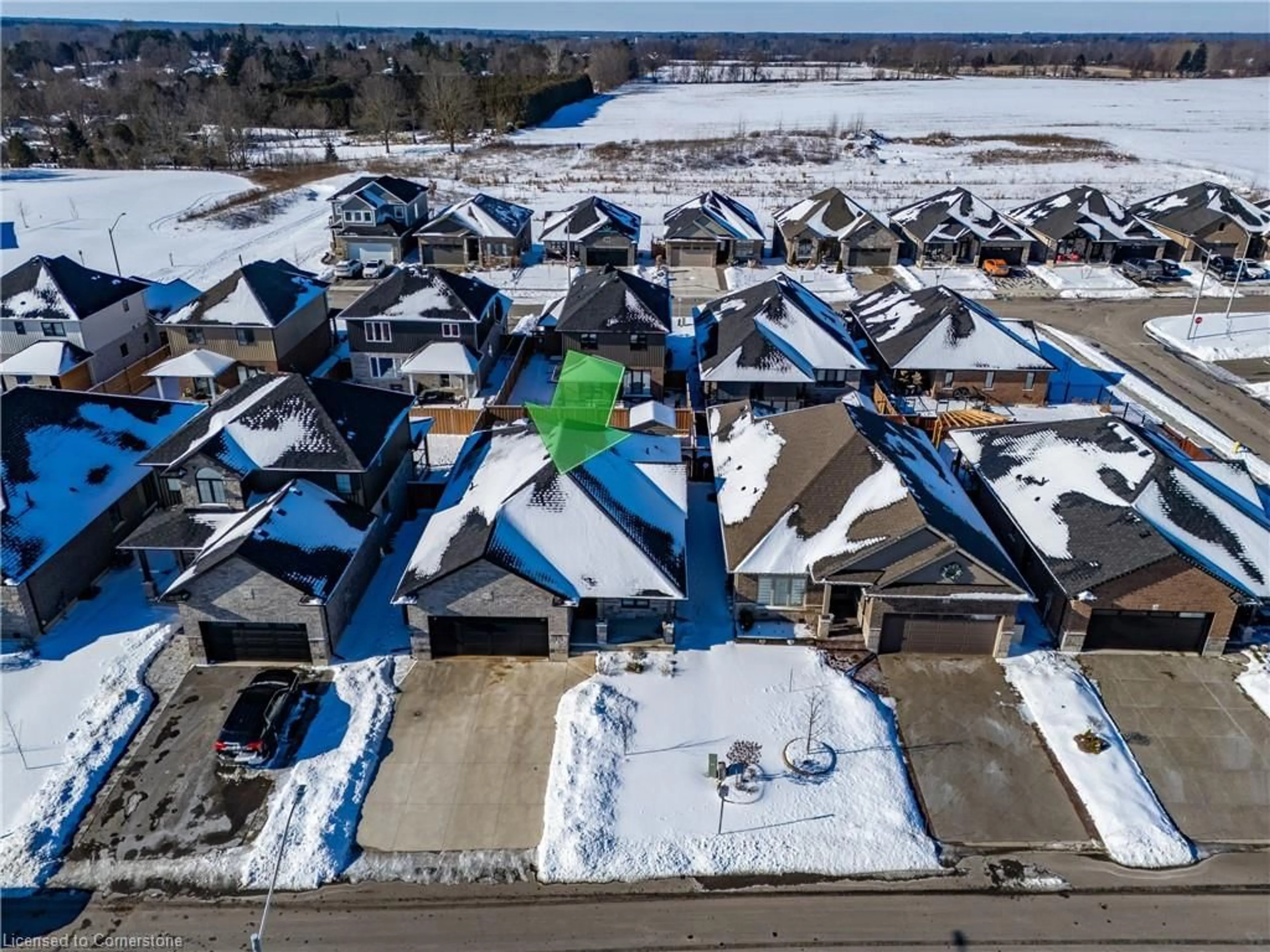 A pic from outside/outdoor area/front of a property/back of a property/a pic from drone, street for 10 Gibbons St, Waterford Ontario N0E 1Y0