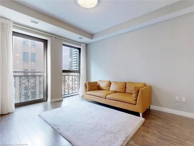 Additional property image - 112 King St Unit 606