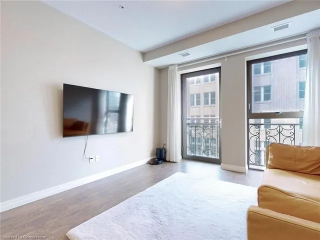 Additional property image - 112 King St Unit 606