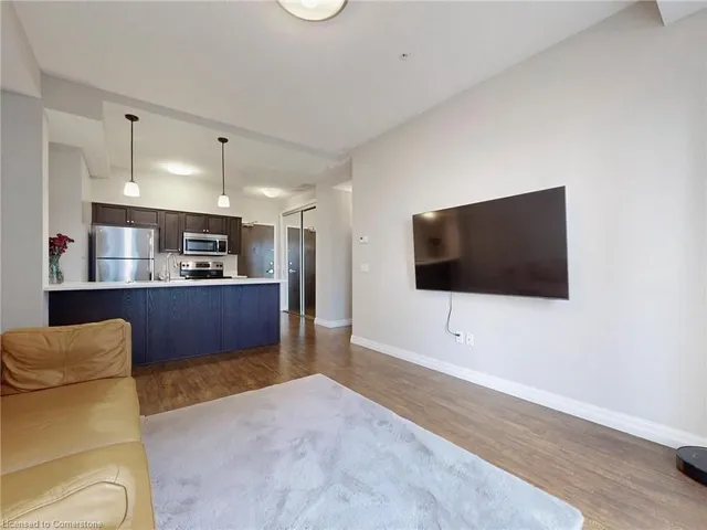 Additional property image - 112 King St Unit 606