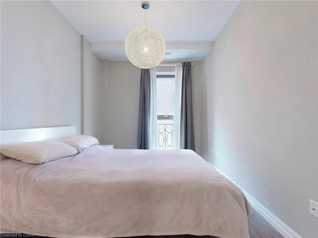 Additional property image - 112 King St Unit 606