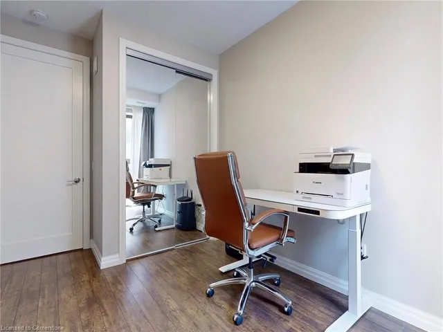 Additional property image - 112 King St Unit 606