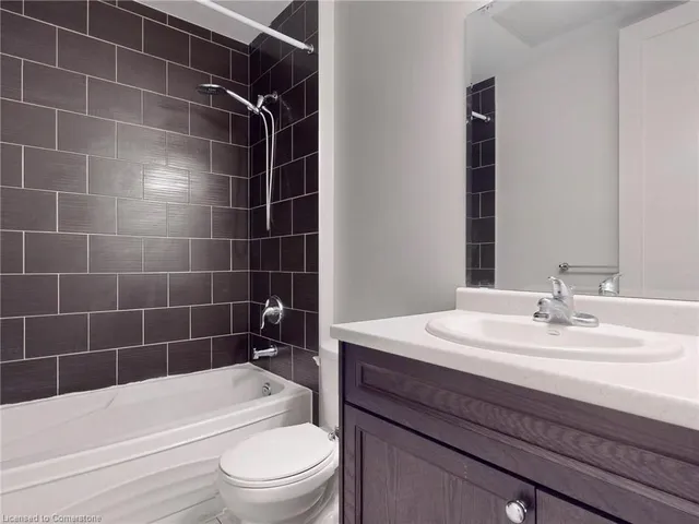 Additional property image - 112 King St Unit 606
