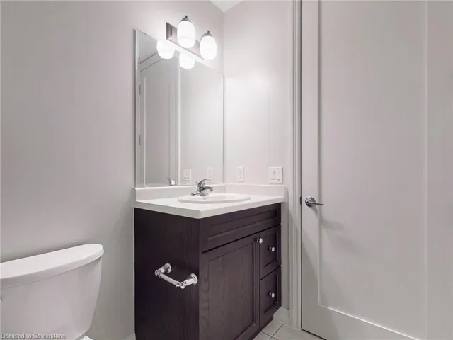 Additional property image - 112 King St Unit 606