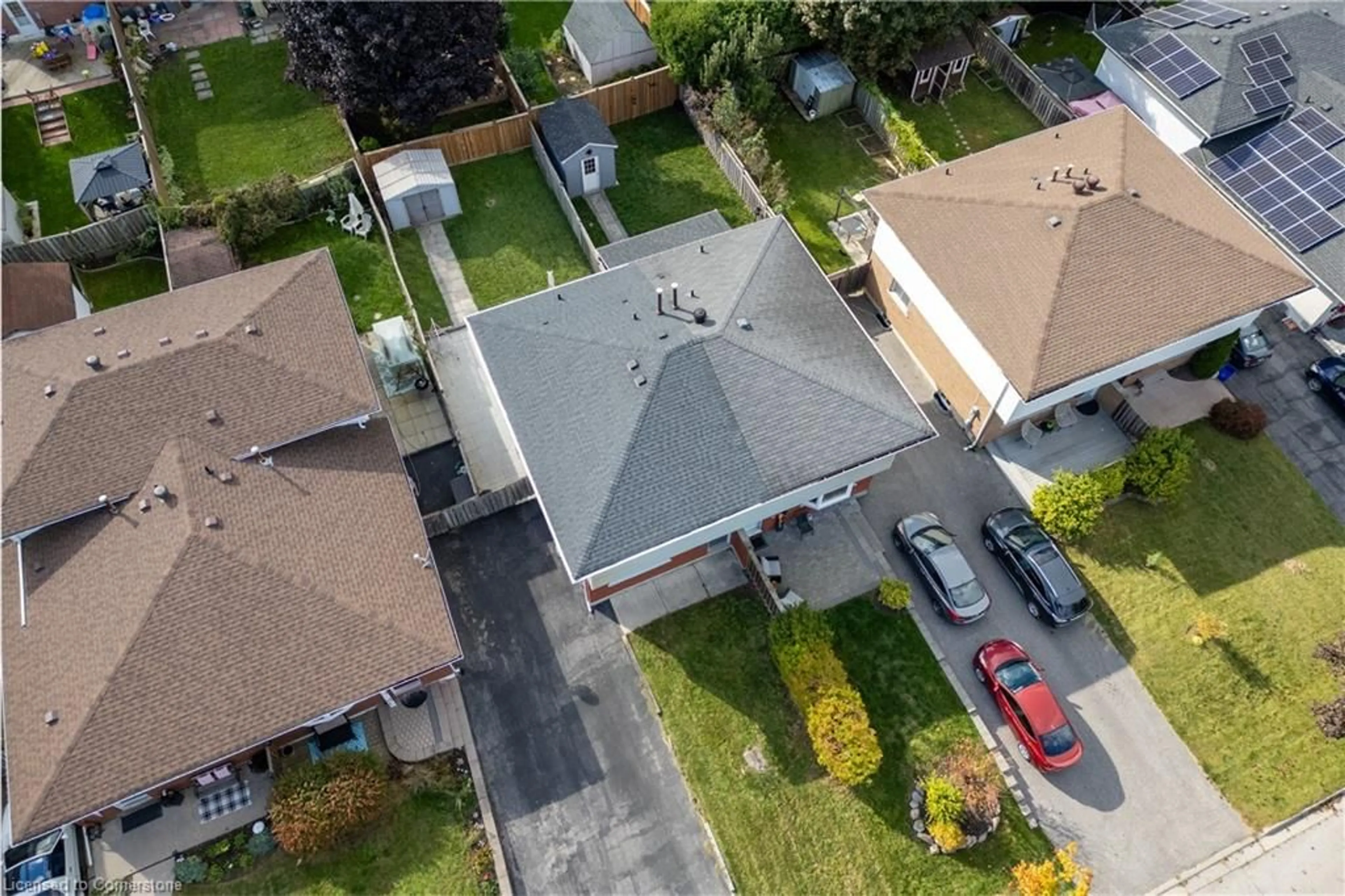 A pic from outside/outdoor area/front of a property/back of a property/a pic from drone, street for 430 Oshawa Blvd, Oshawa Ontario L1G 5T3