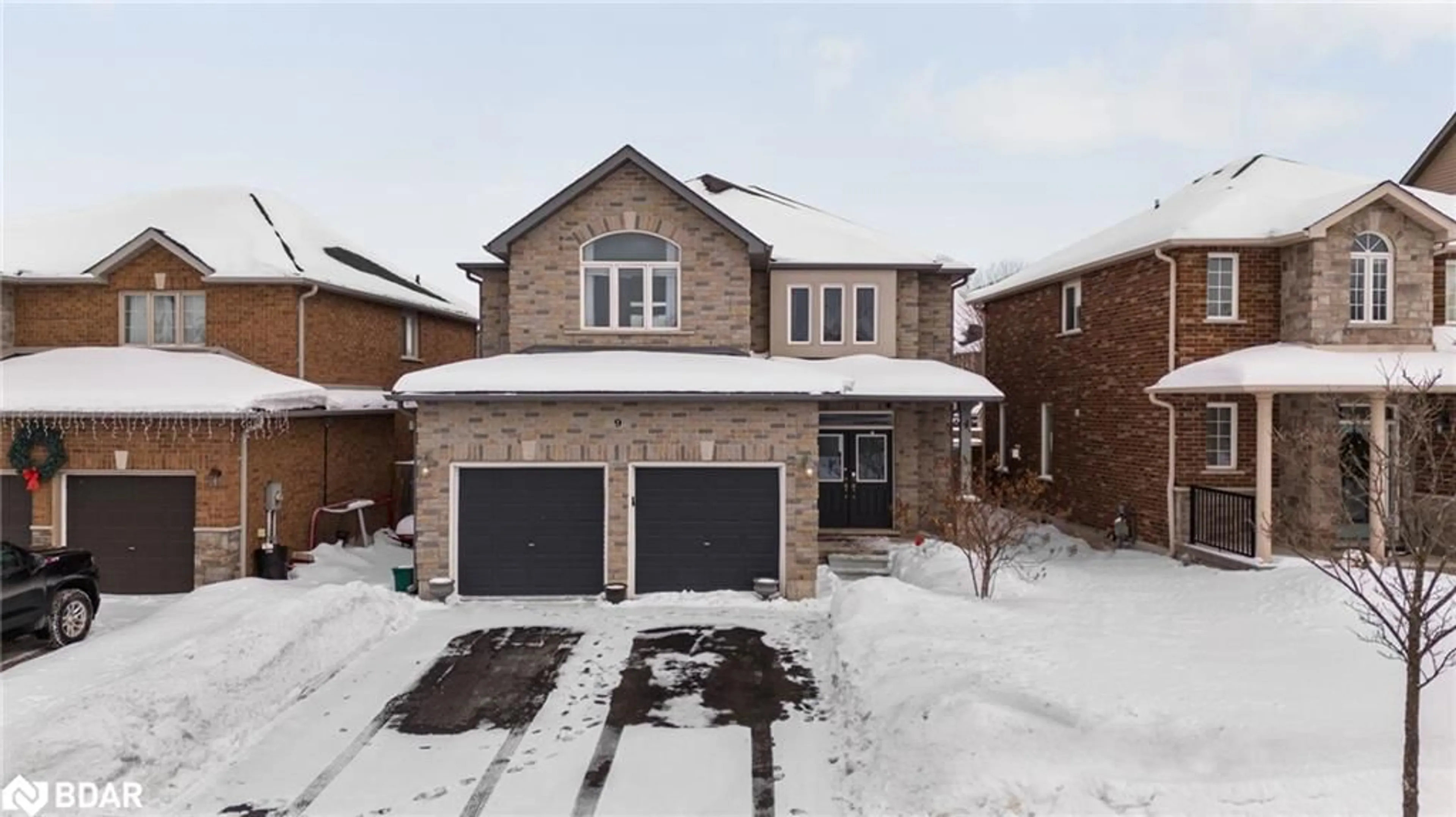 Home with brick exterior material, street for 9 Kierland Rd, Barrie Ontario L4N 6G5