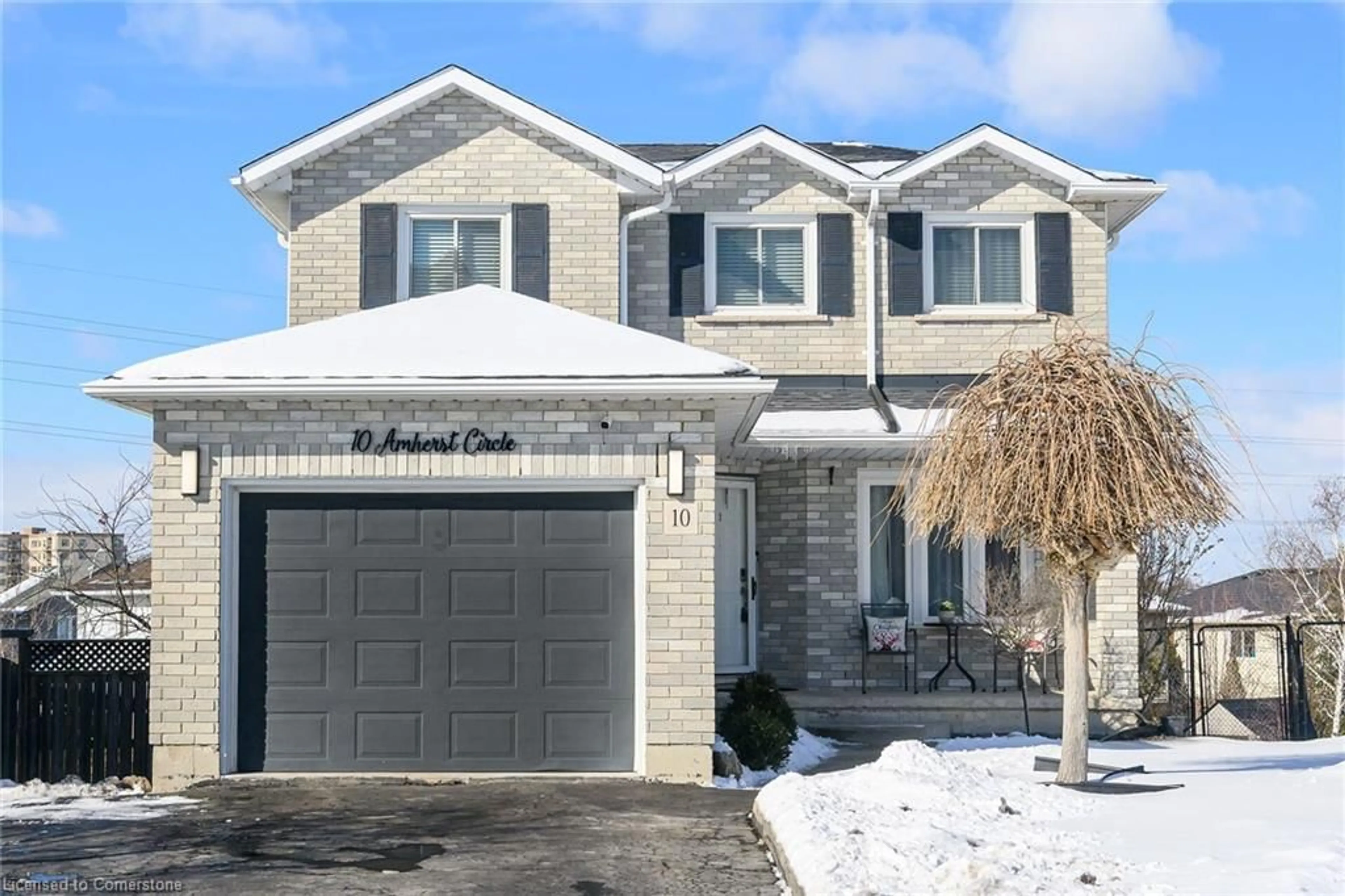 Home with brick exterior material, street for 10 Amherst Cir, Hamilton Ontario L8W 3K2