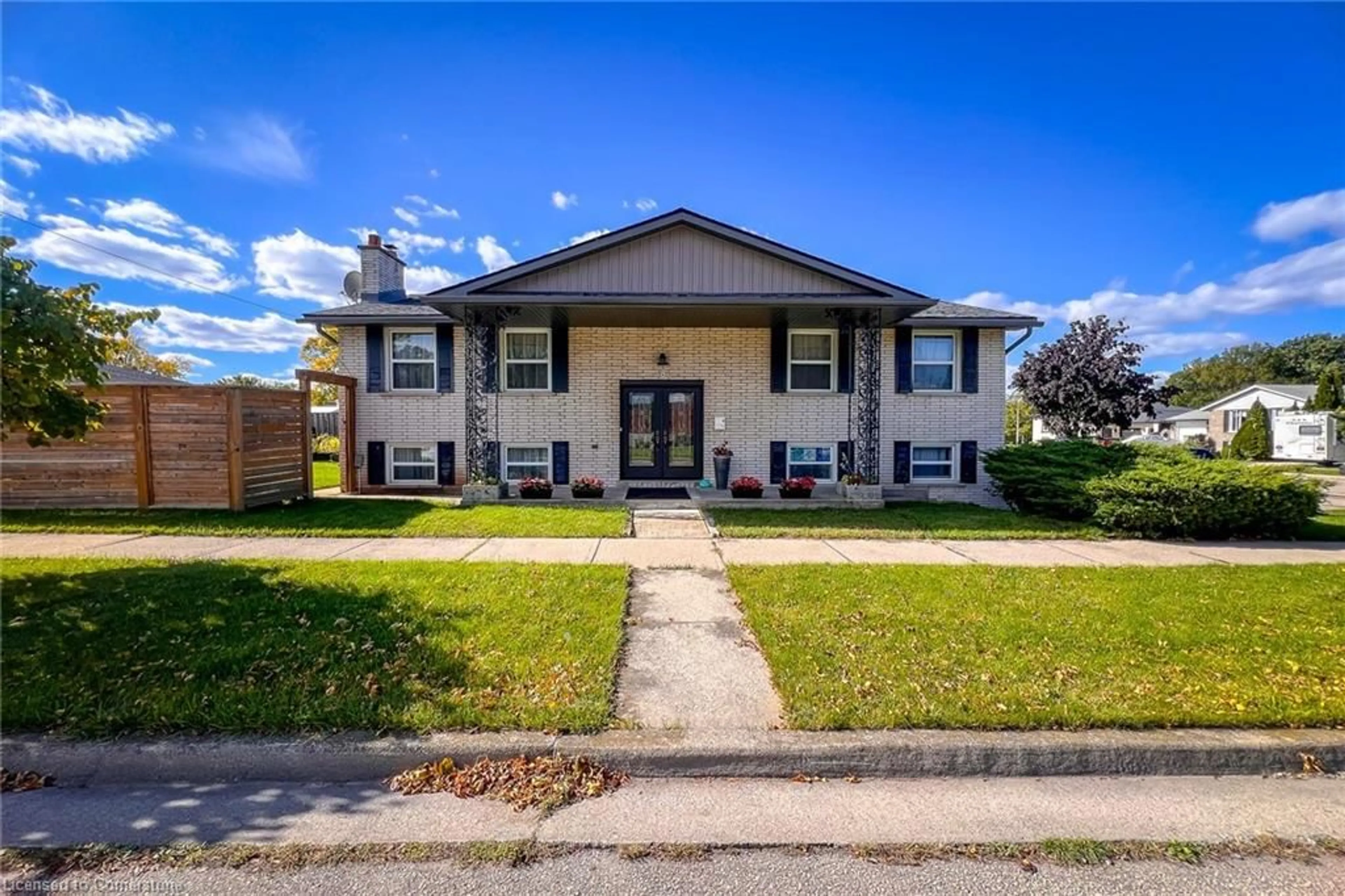 Home with vinyl exterior material, street for 8 Basswood Crt, Hamilton Ontario L8E 2V1