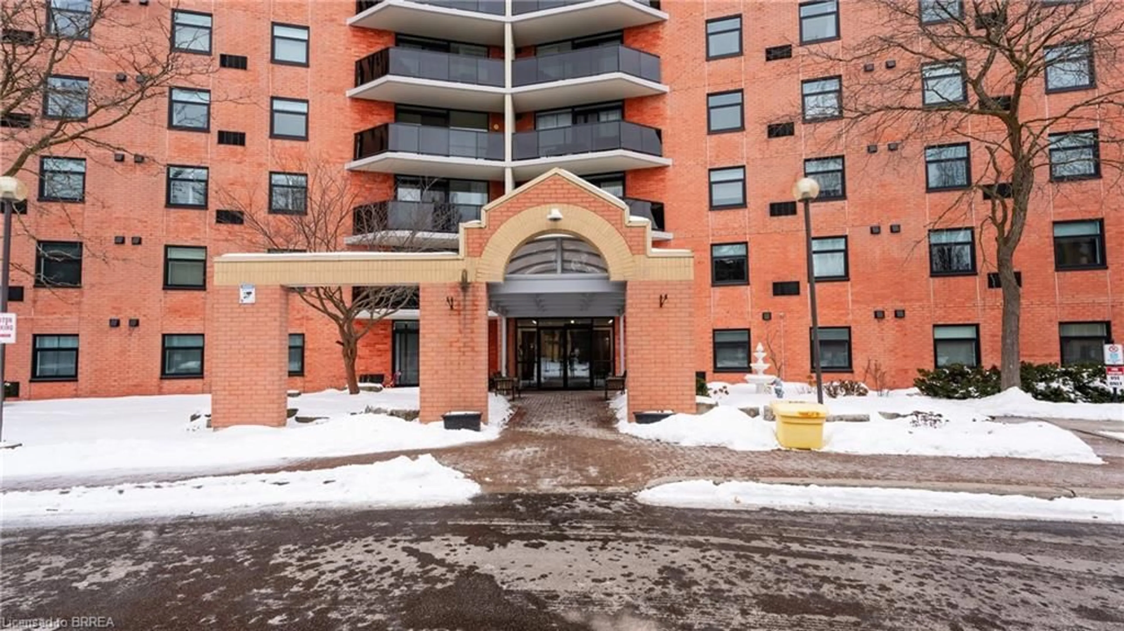 Indoor foyer for 9 Bonheur Crt #507, Brantford Ontario N3P 1Z5