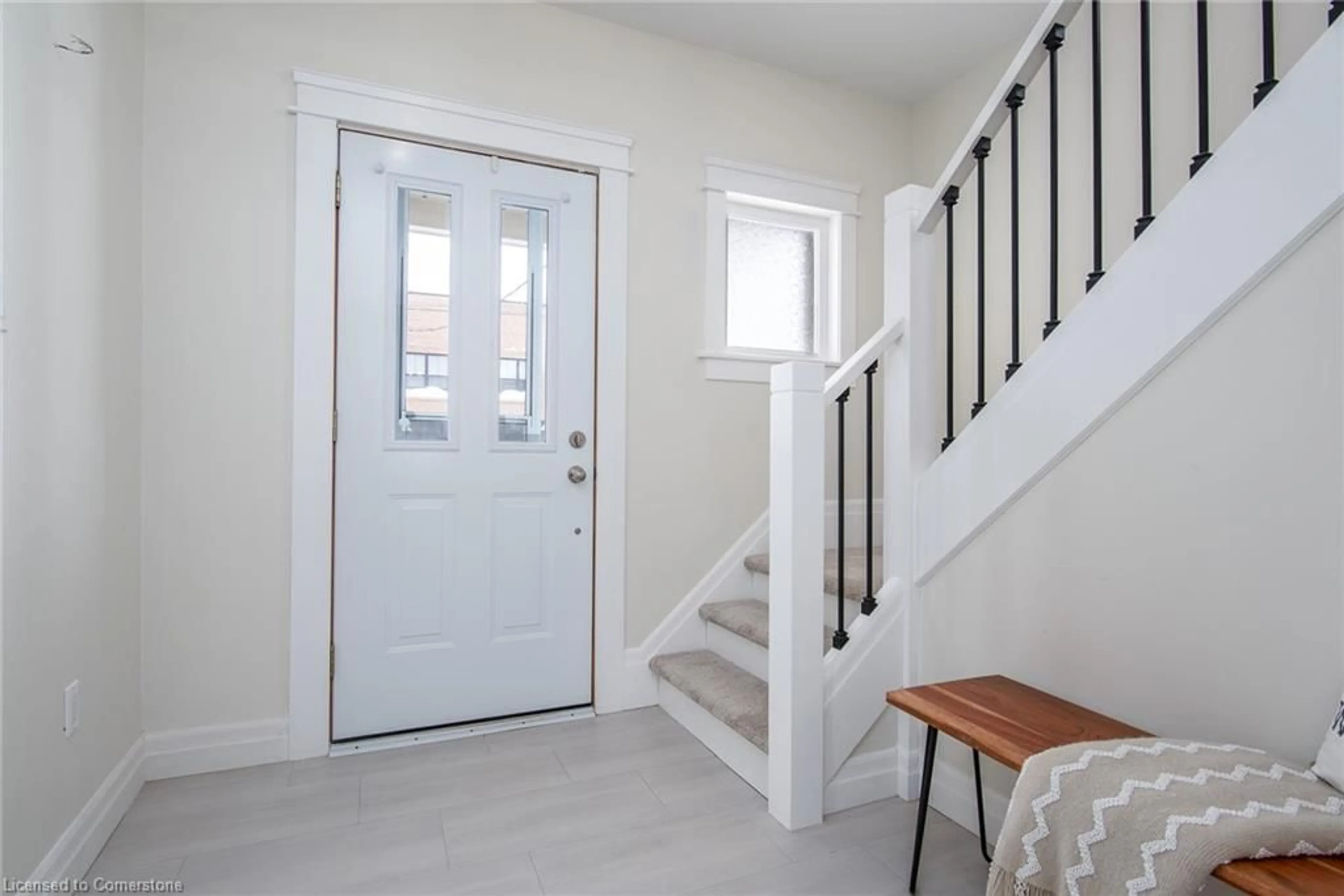 Indoor entryway for 69 Arthur St, Elmira Ontario N3B 2A1