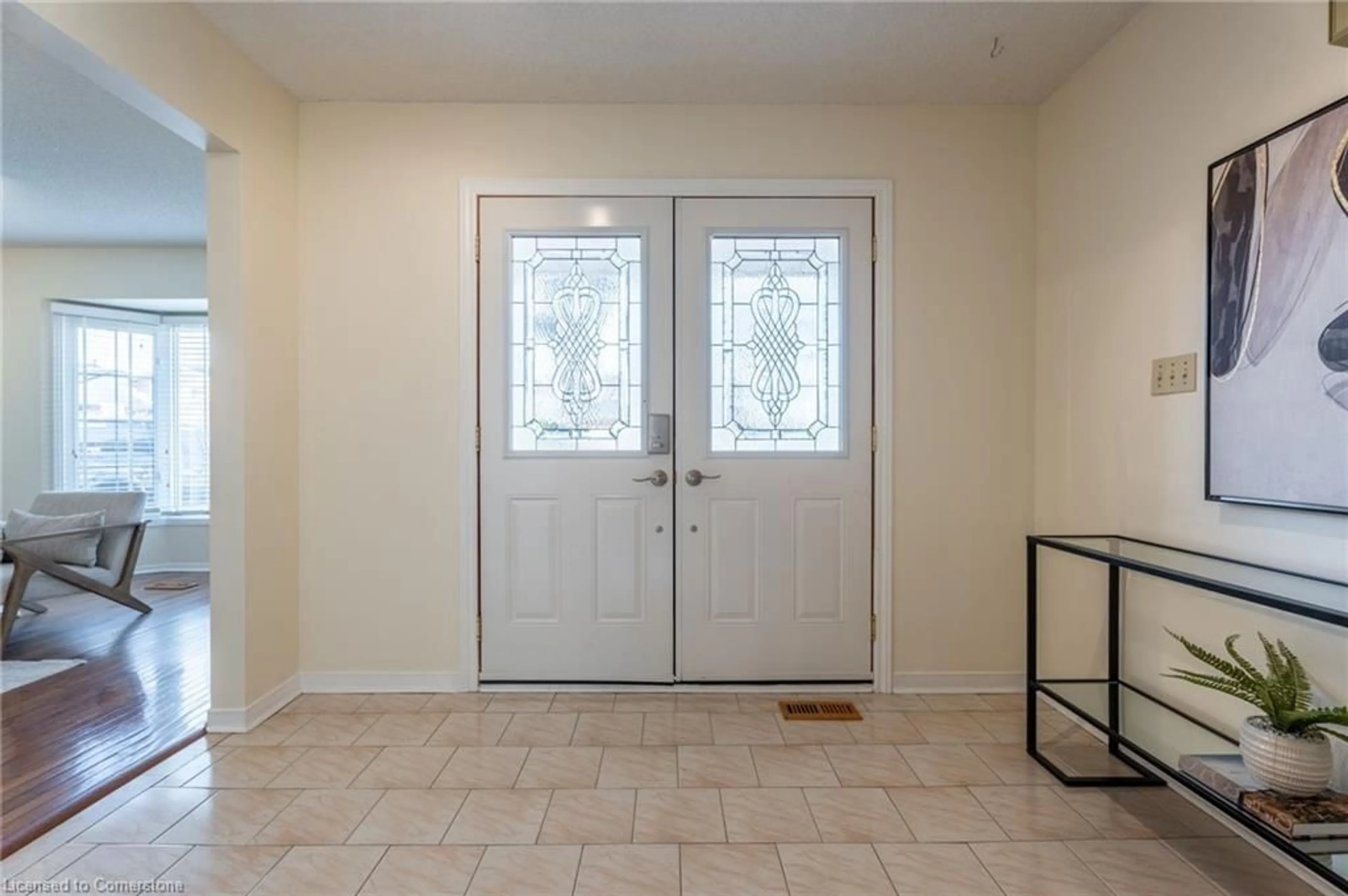 Indoor entryway for 54 Goldcrest Dr, Stoney Creek Ontario L8G 4T6