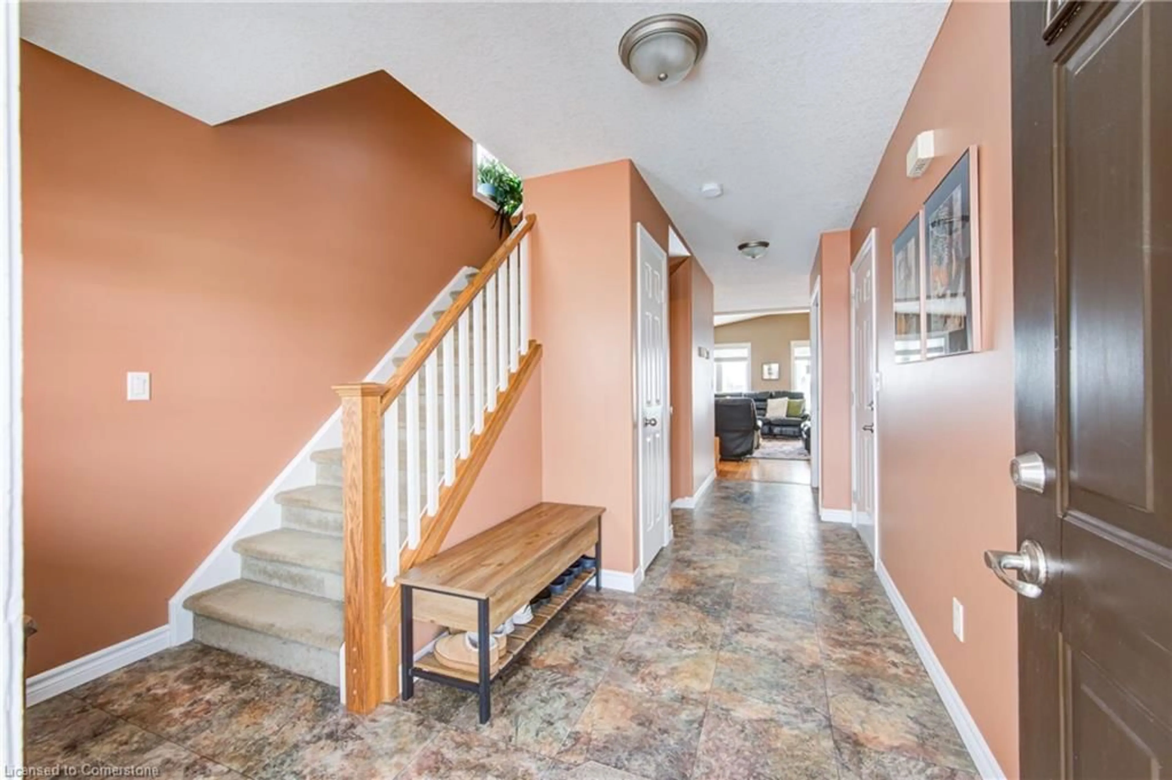 Indoor foyer for 31 Kerr Cres, Ingersoll Ontario N5C 4H2